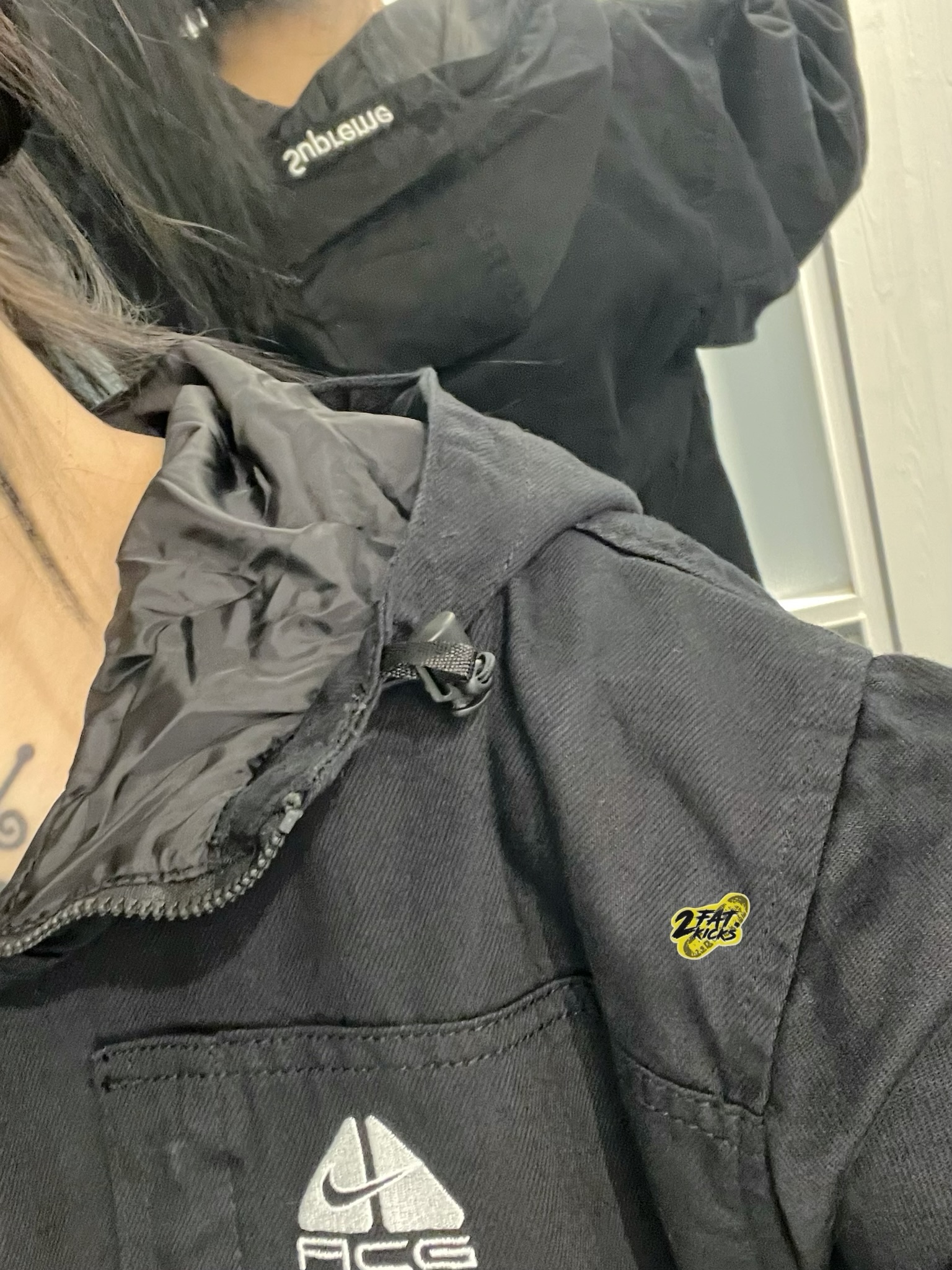 Supreme x Nike ACG Denim Pullover Washed Blue - 22FW, Supreme x Nike ACG Denim Pullover Black - 22FW 착용 스타일 - 5
