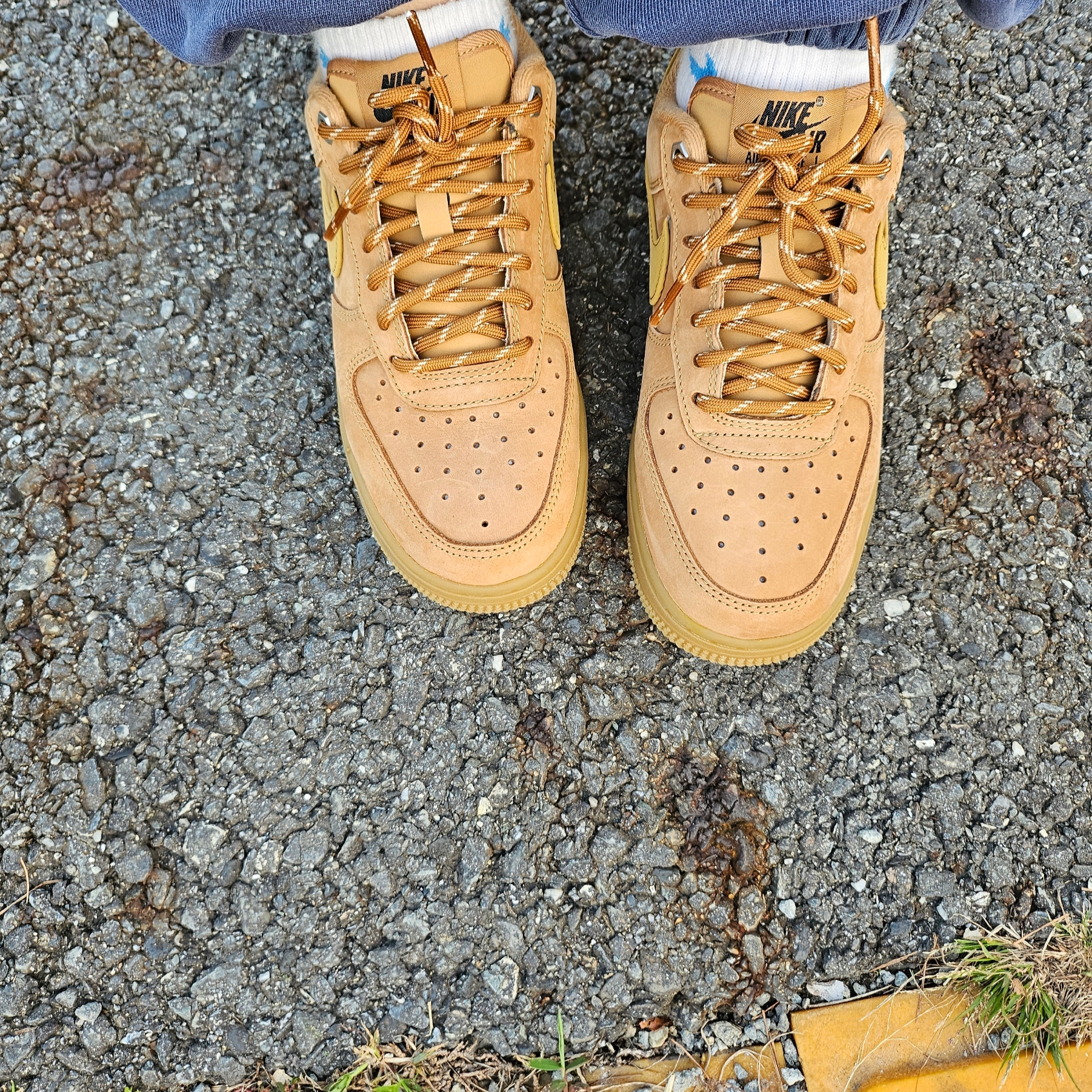 (W) Nike Air Force 1 '07 WB Flax Wheat 착용 스타일
