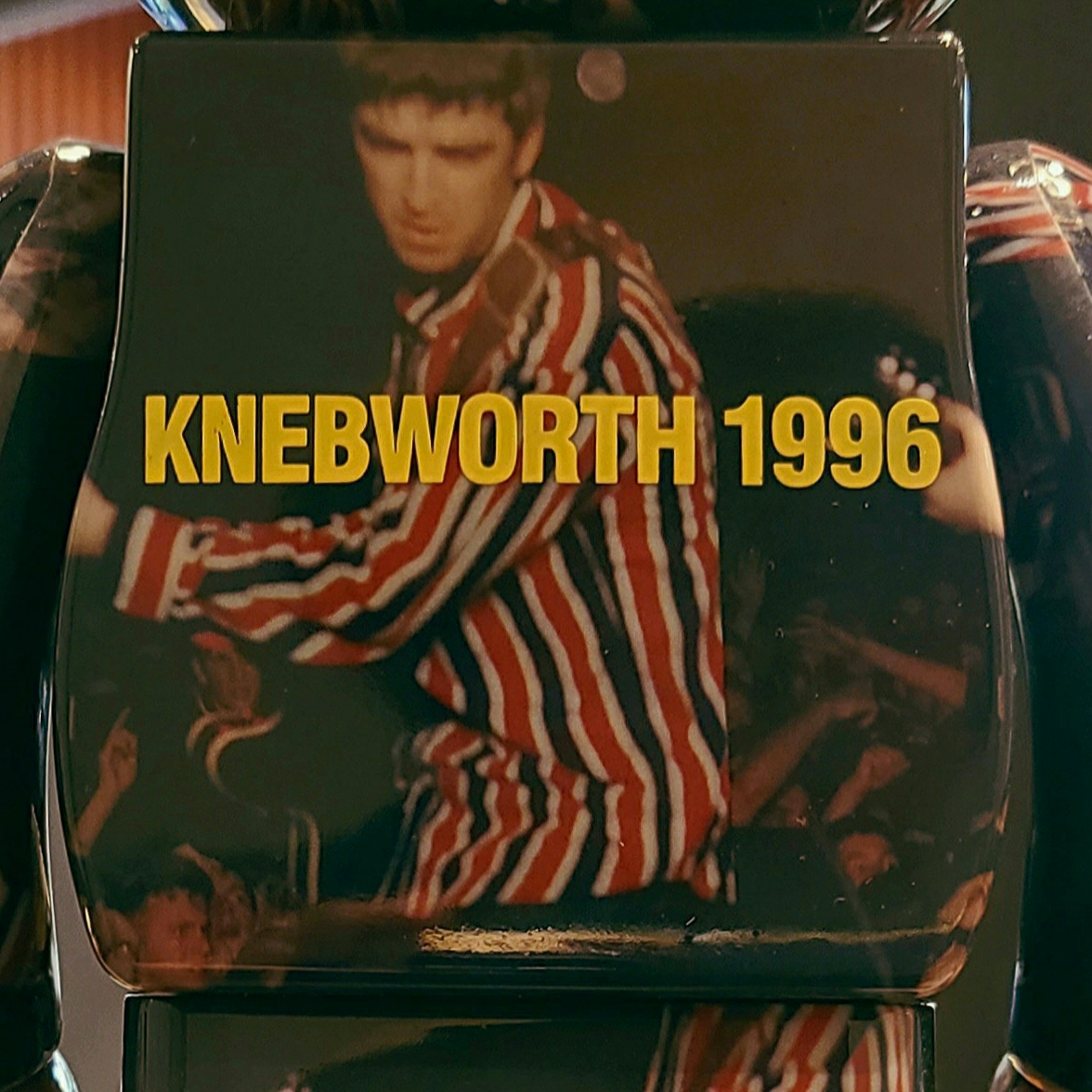 Bearbrick Oasis Knebworth 1996 Noel Gallagher 100％ & 400％ Set 착용 스타일 - 3