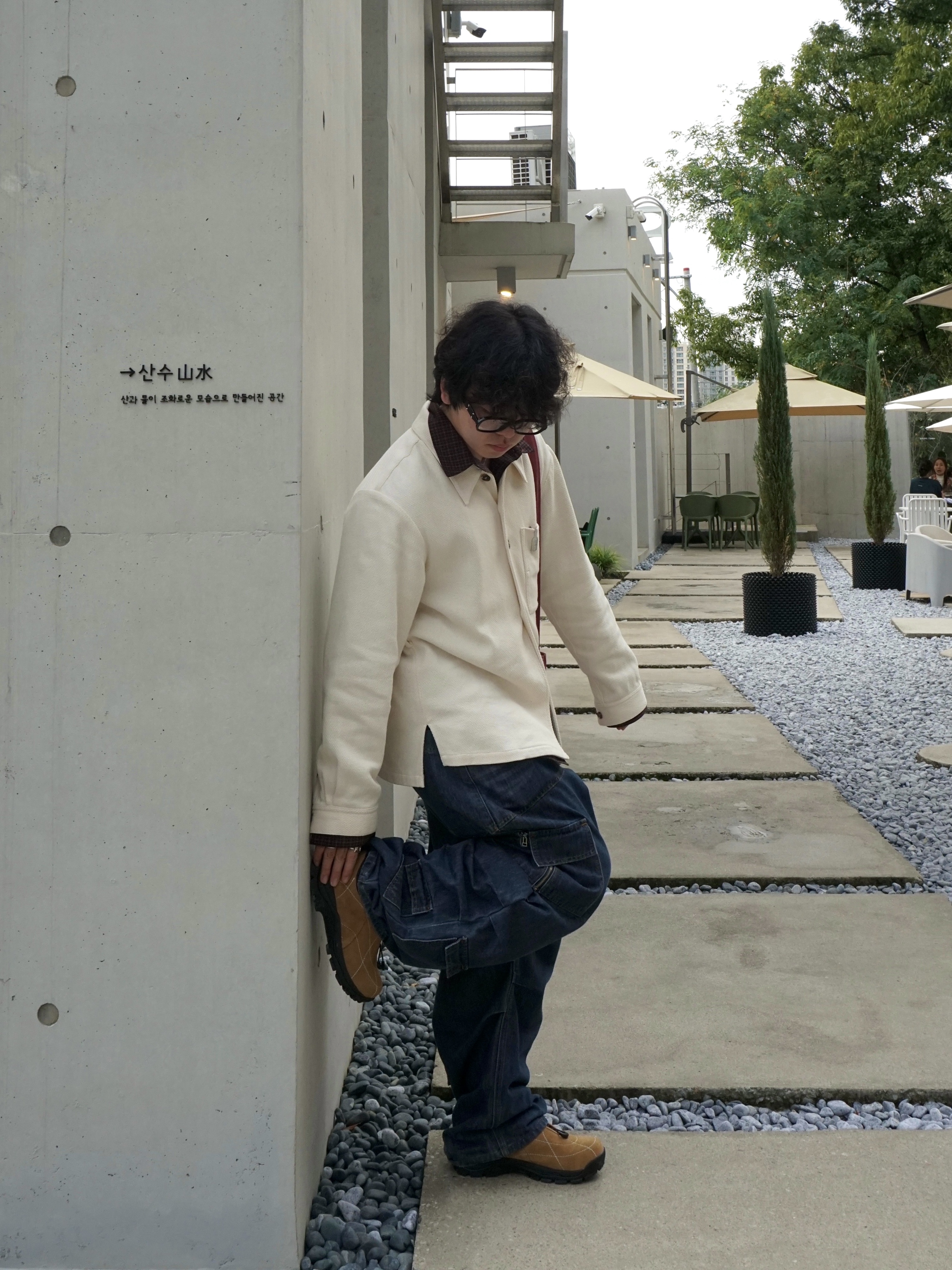 Hono Report Twin Flowers Necklace, Gentle Monster x Maison Margiela MM114 Black Clear 착용 스타일 - 4