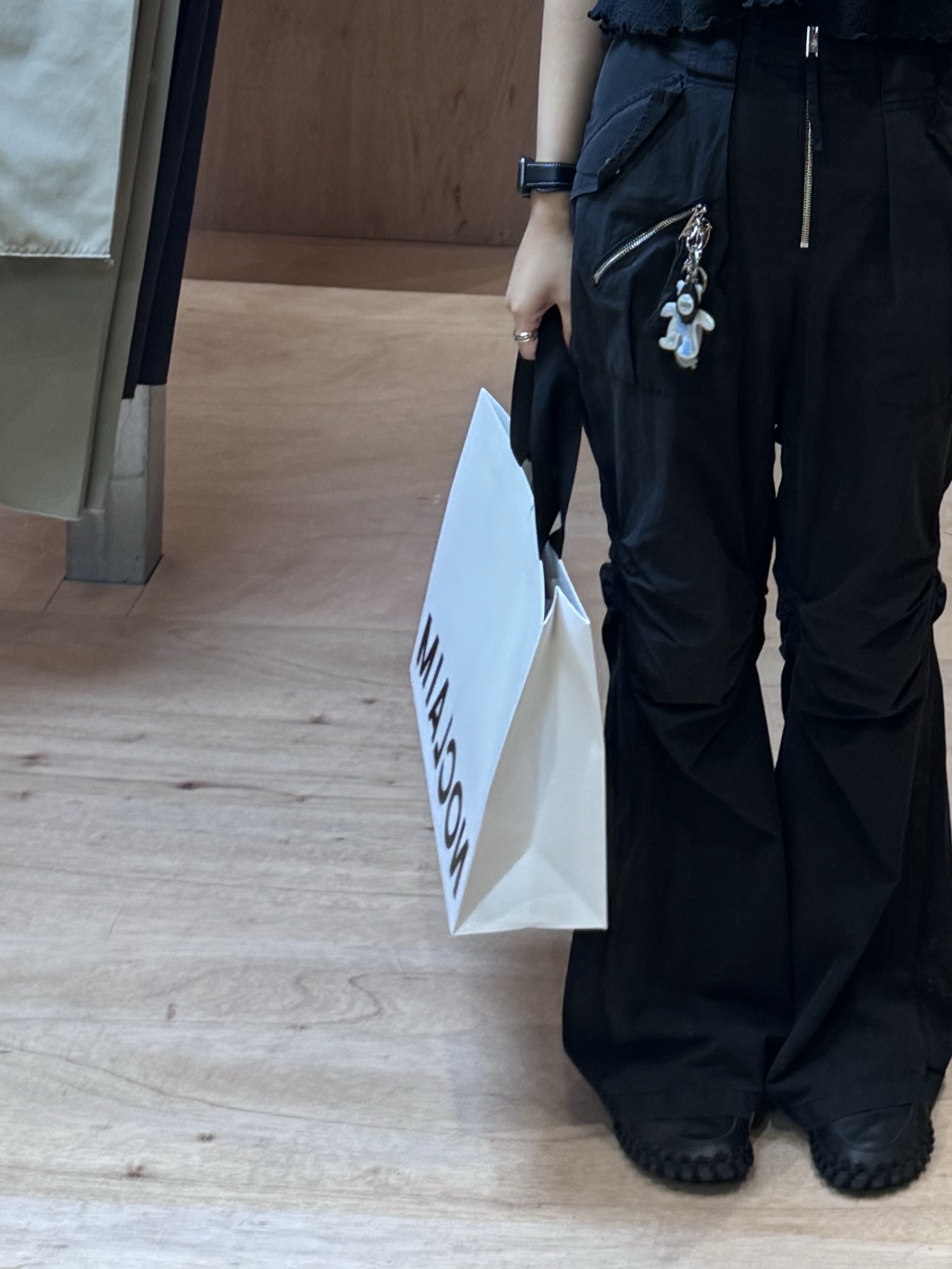 Nike x Jacquemus J Force 1 Low LX SP Black 착용 스타일 - 5
