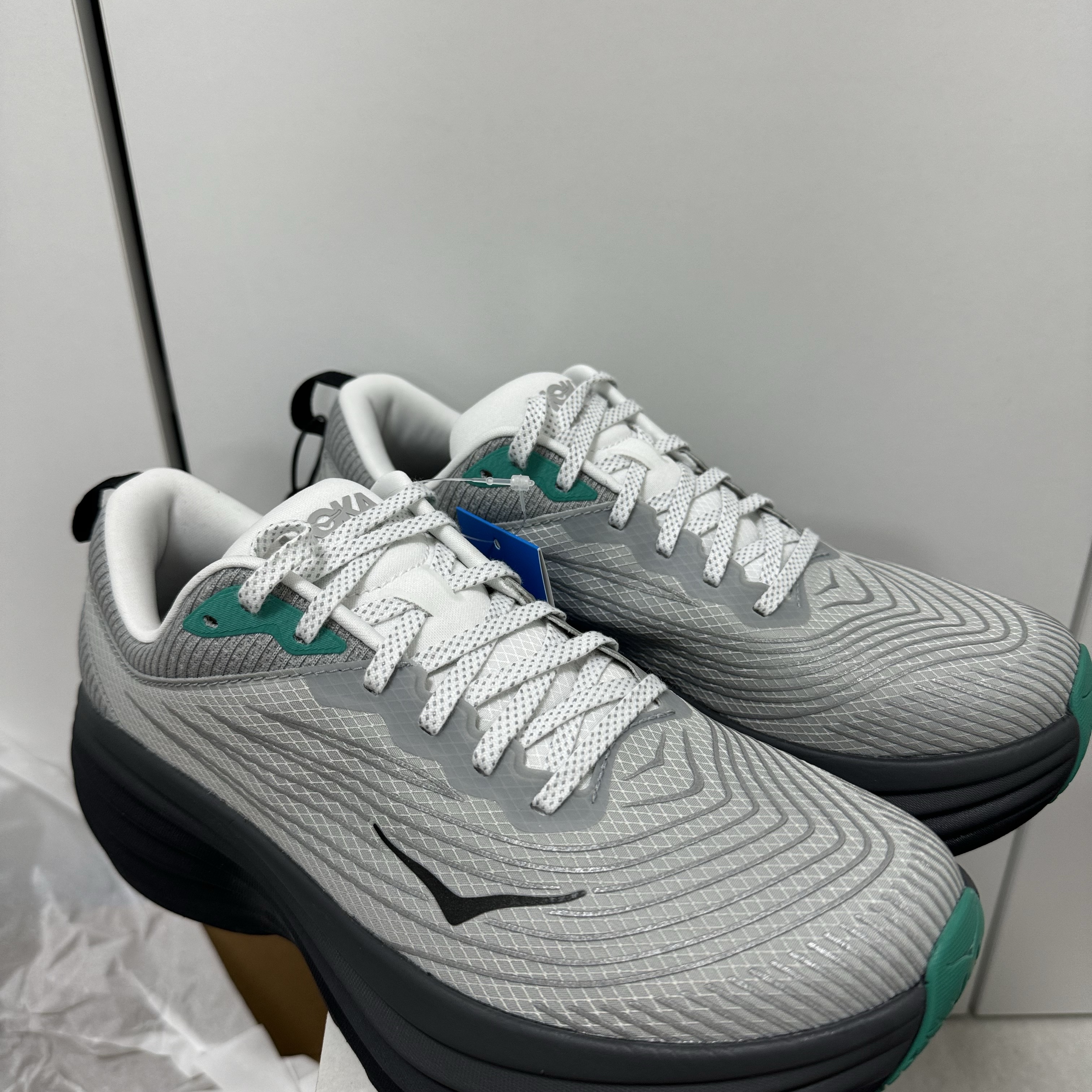 Hoka Bondi 8 TS Harbor Mist Black - Regular 착용 스타일