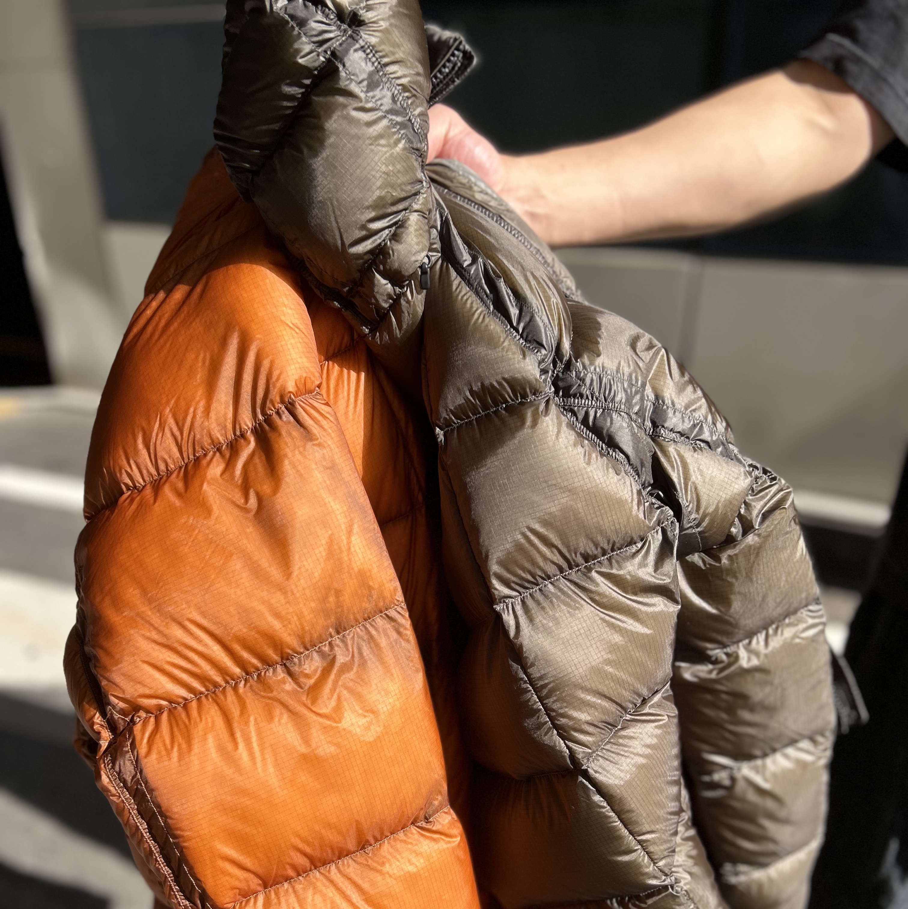 C.P. Company D.D. Shell Hooded Medium Down Jacket Grape Leaf Green - 24FW, C.P. Company D.D. Shell Hooded Medium Down Jacket Bombay Brown - 24FW 착용 스타일 - 3