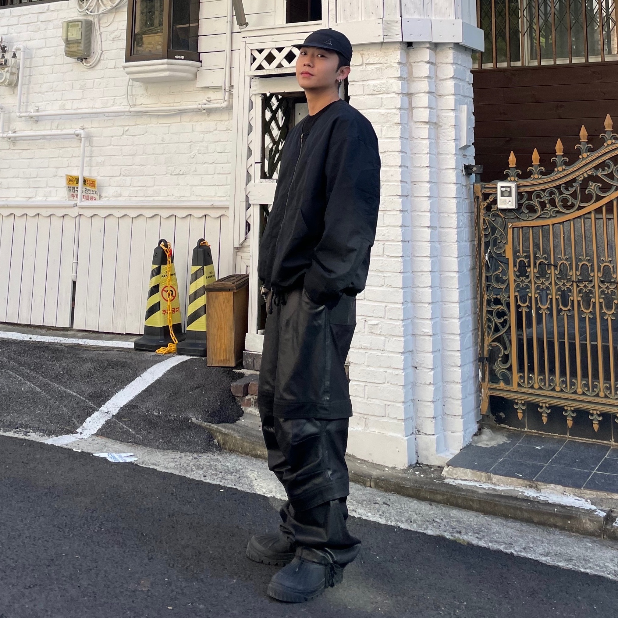 Polyteru Human Index Human Loosed Half Zip Knit Gray 착용 스타일 - 3