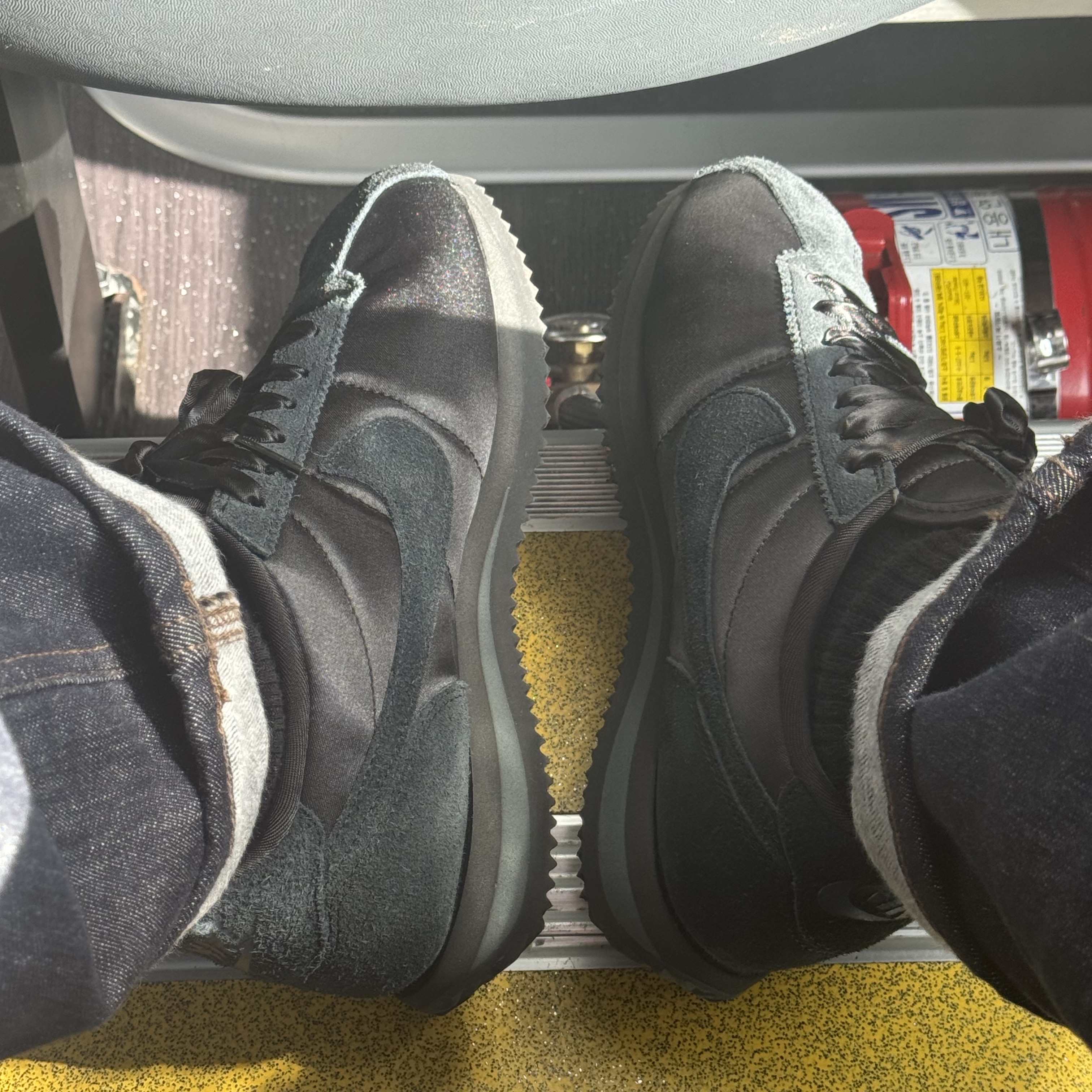 (W) Nike Cortez Textile Black 착용 스타일