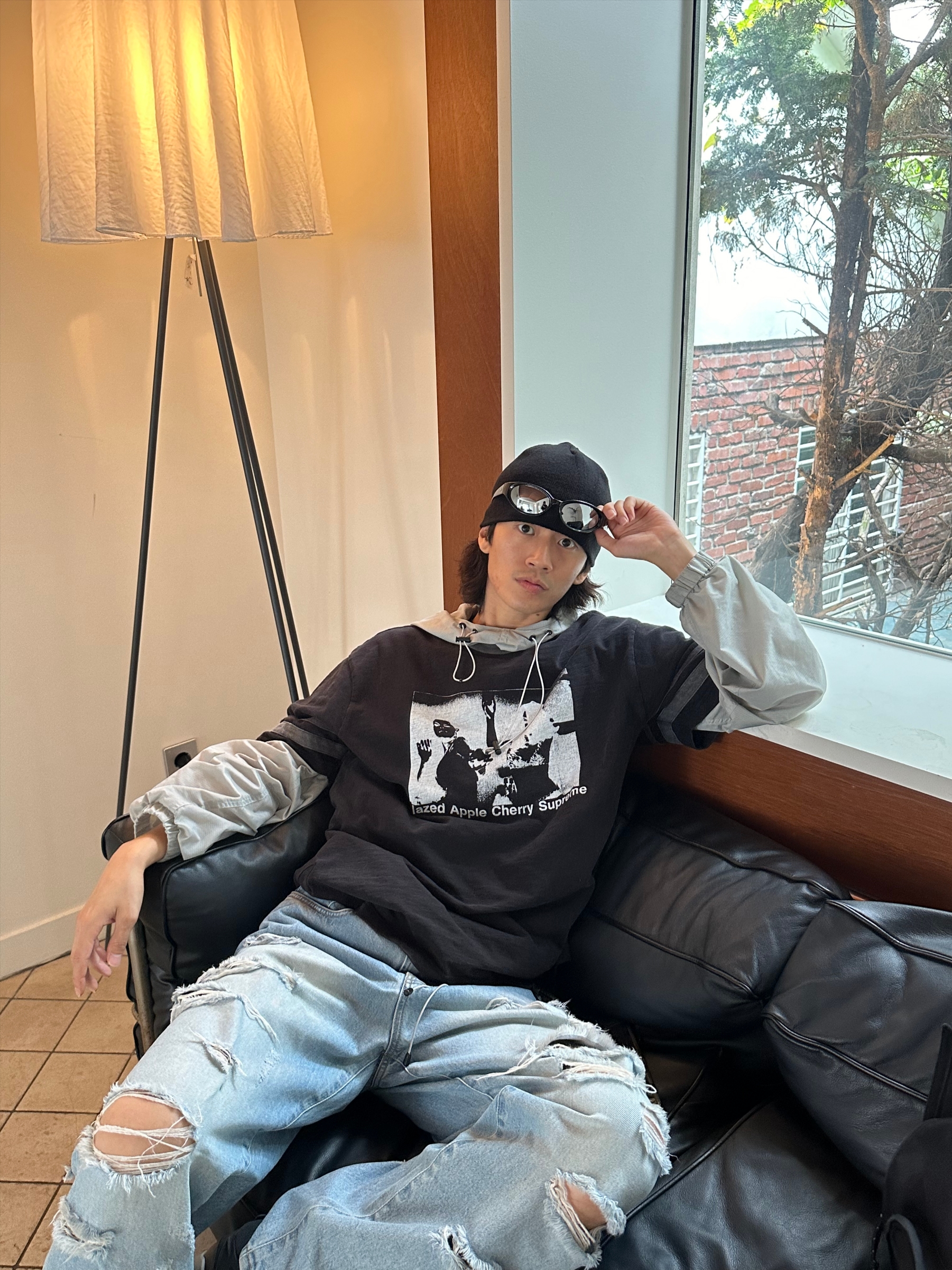 Supreme Glazed Athletic S/S Top Black - 23FW 착용 스타일