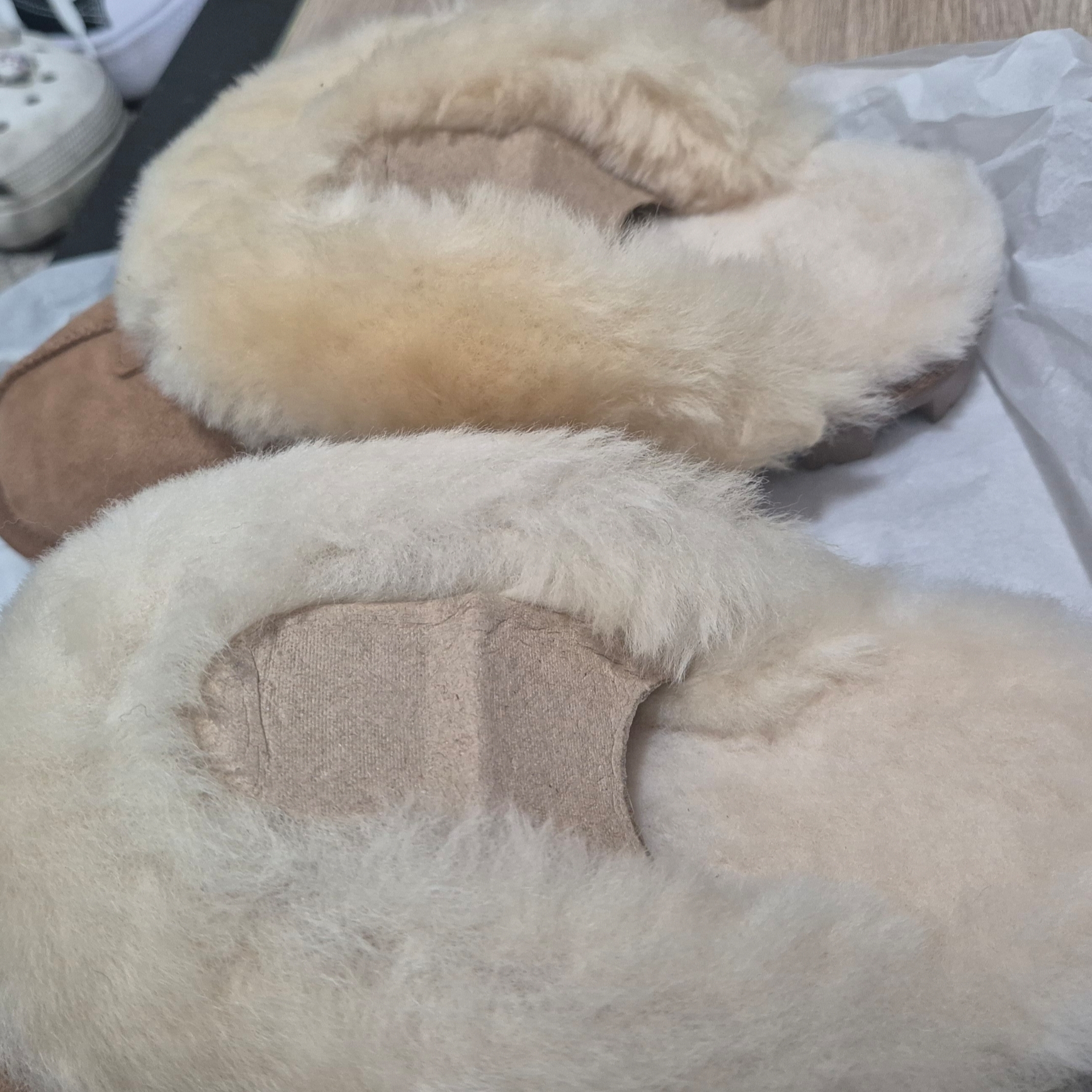 (W) UGG Coquette Slipper Chestnut 착용 스타일 - 2