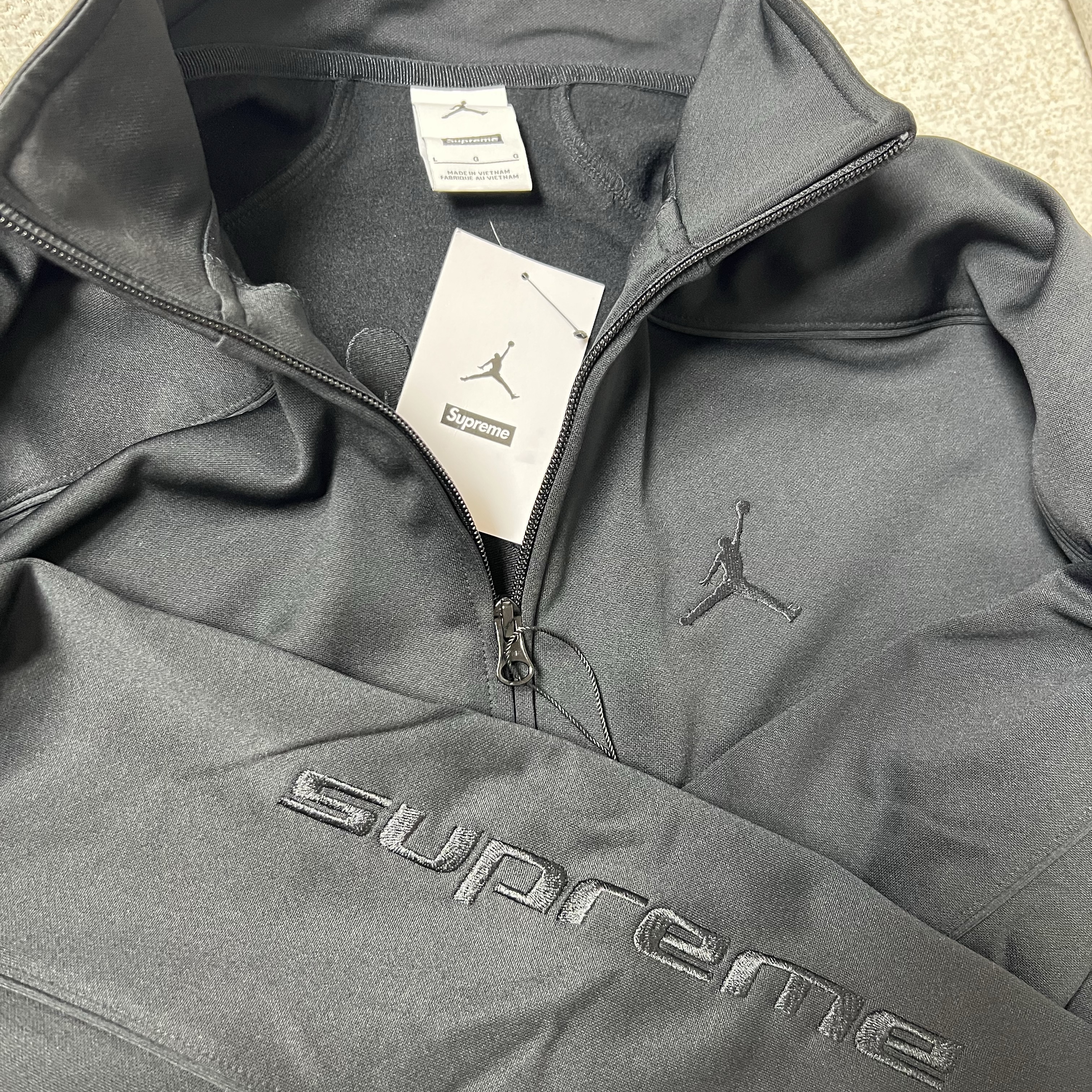 Supreme x Jordan Tricot Track Jacket Black - 24FW 착용 스타일
