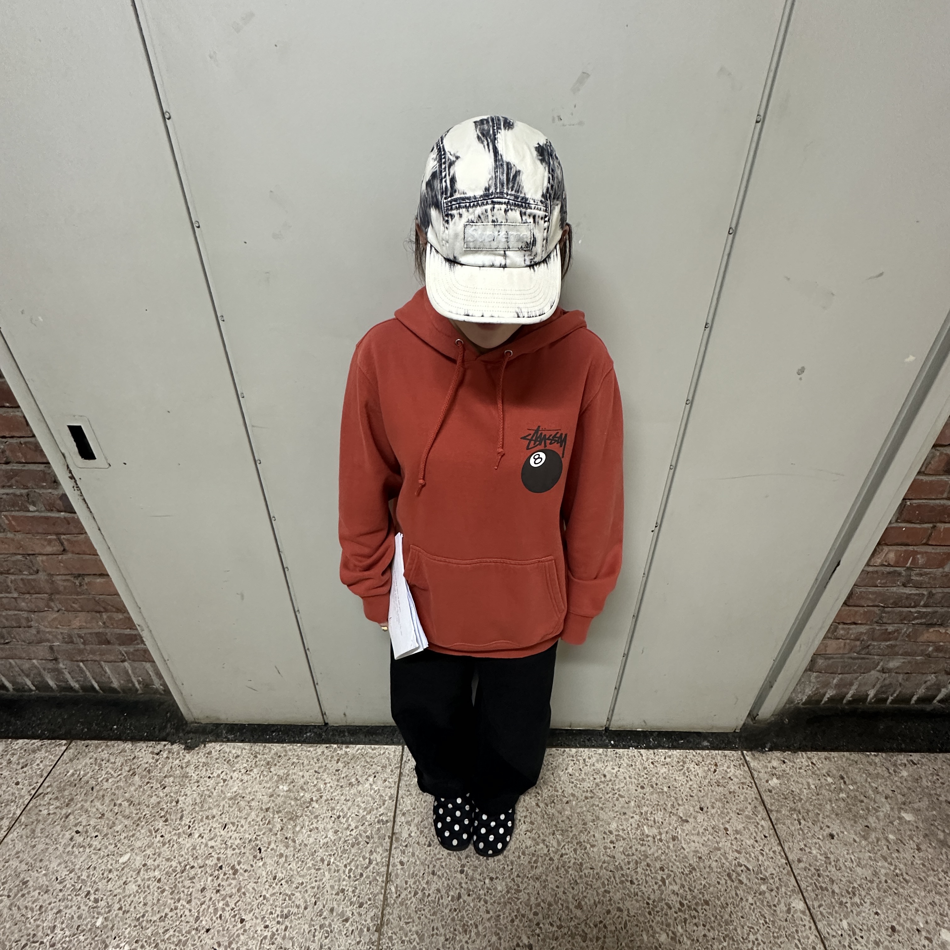 Stussy 8 Ball Hoodie Pigment Dyed Guava, Subu Permanent F-Line Dots 착용 스타일