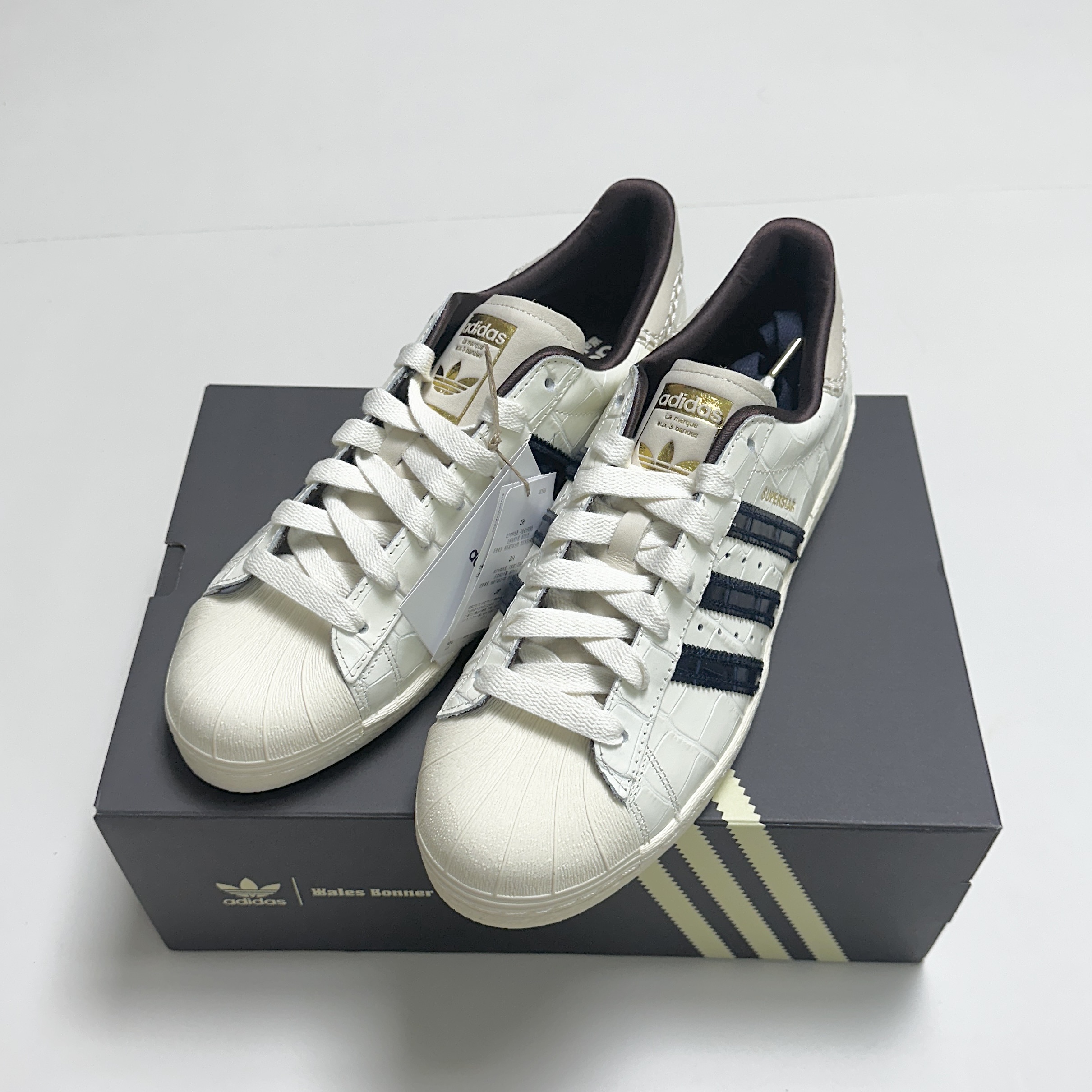 Adidas x Wales Bonner Superstar Wonder White Collegiate Navy 착용 스타일 - 6