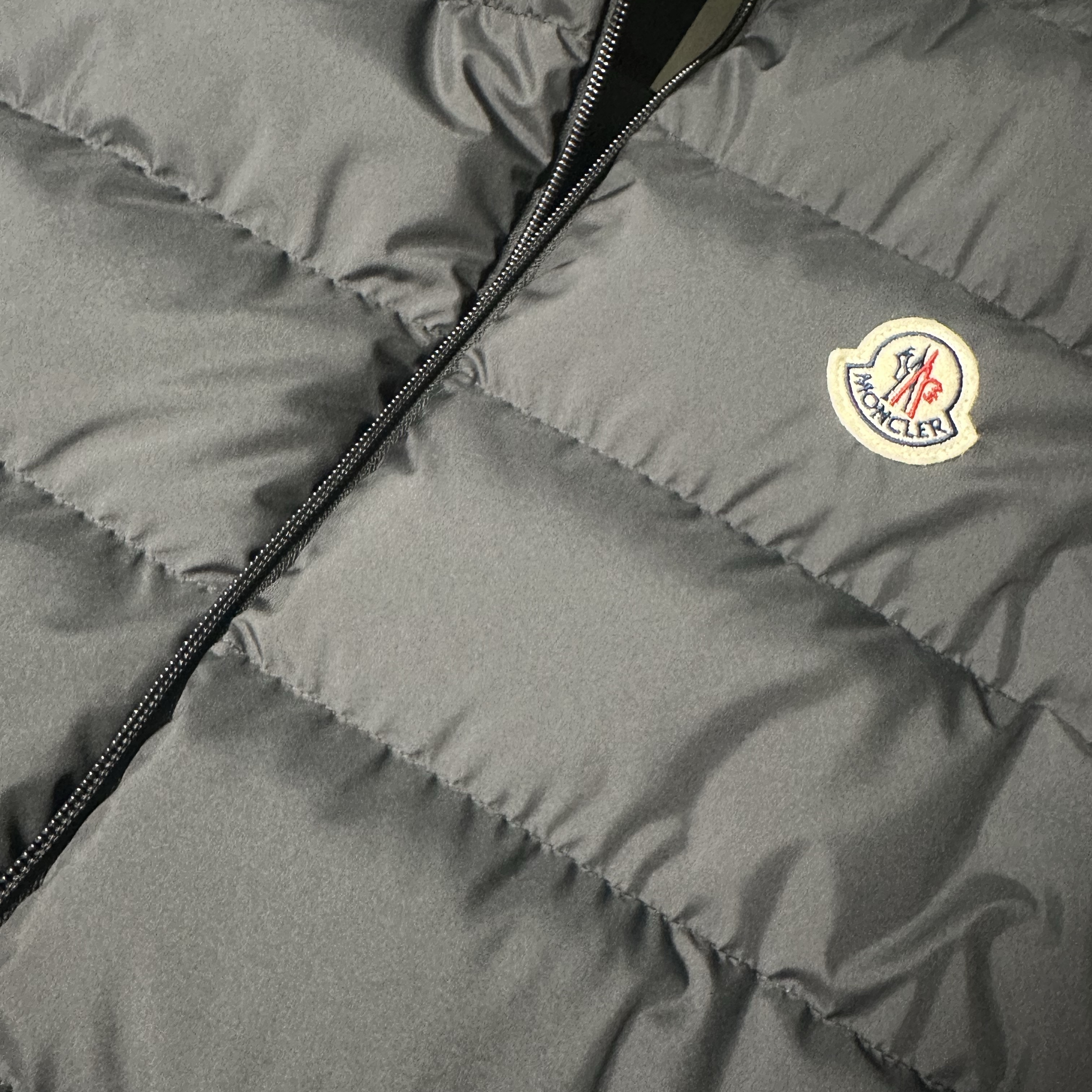 Moncler Contrin Down Vest Black - 24FW 착용 스타일