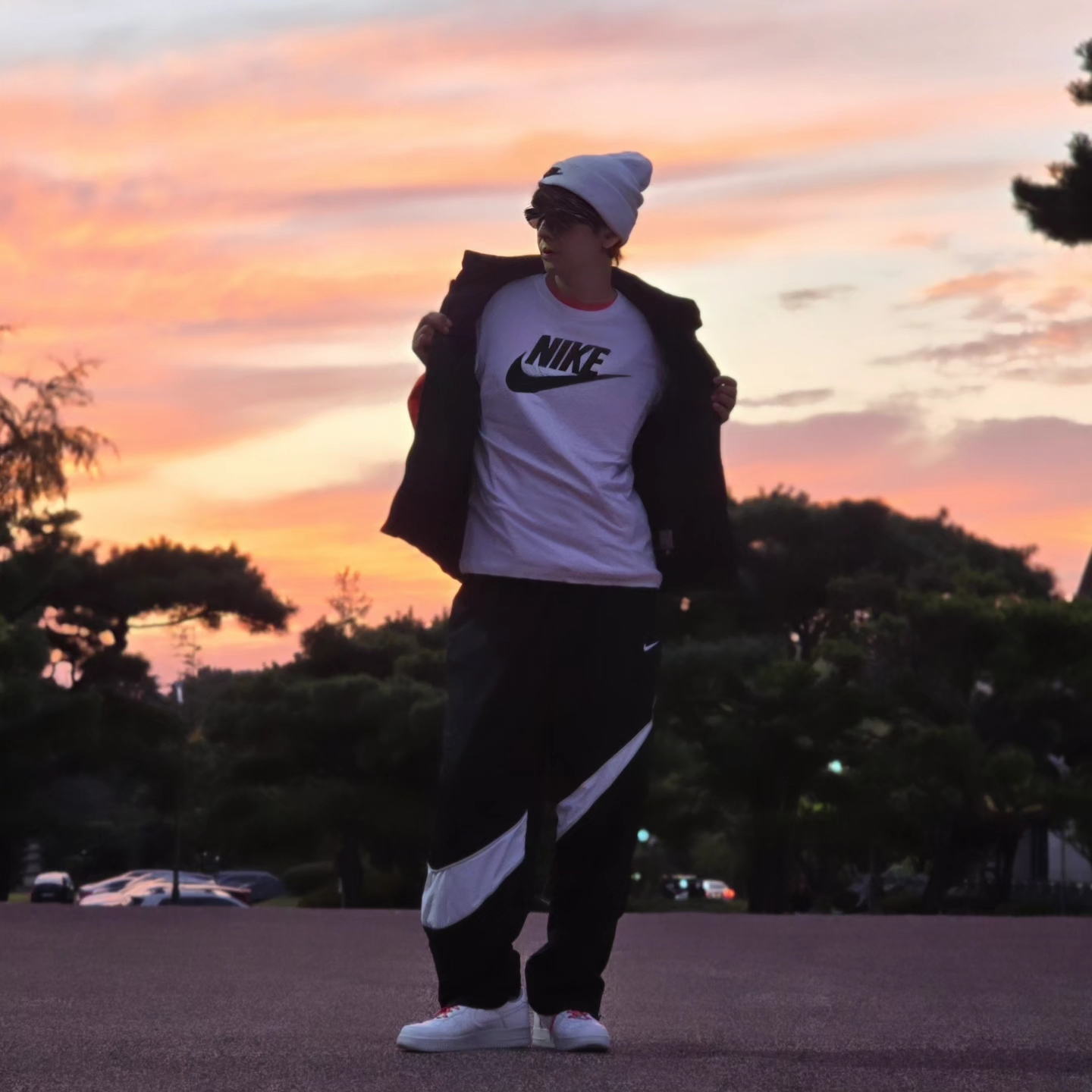 Nike NSW Utility Futura Beanie White, Nike NSW T-Shirt White - Asia 착용 스타일 - 9