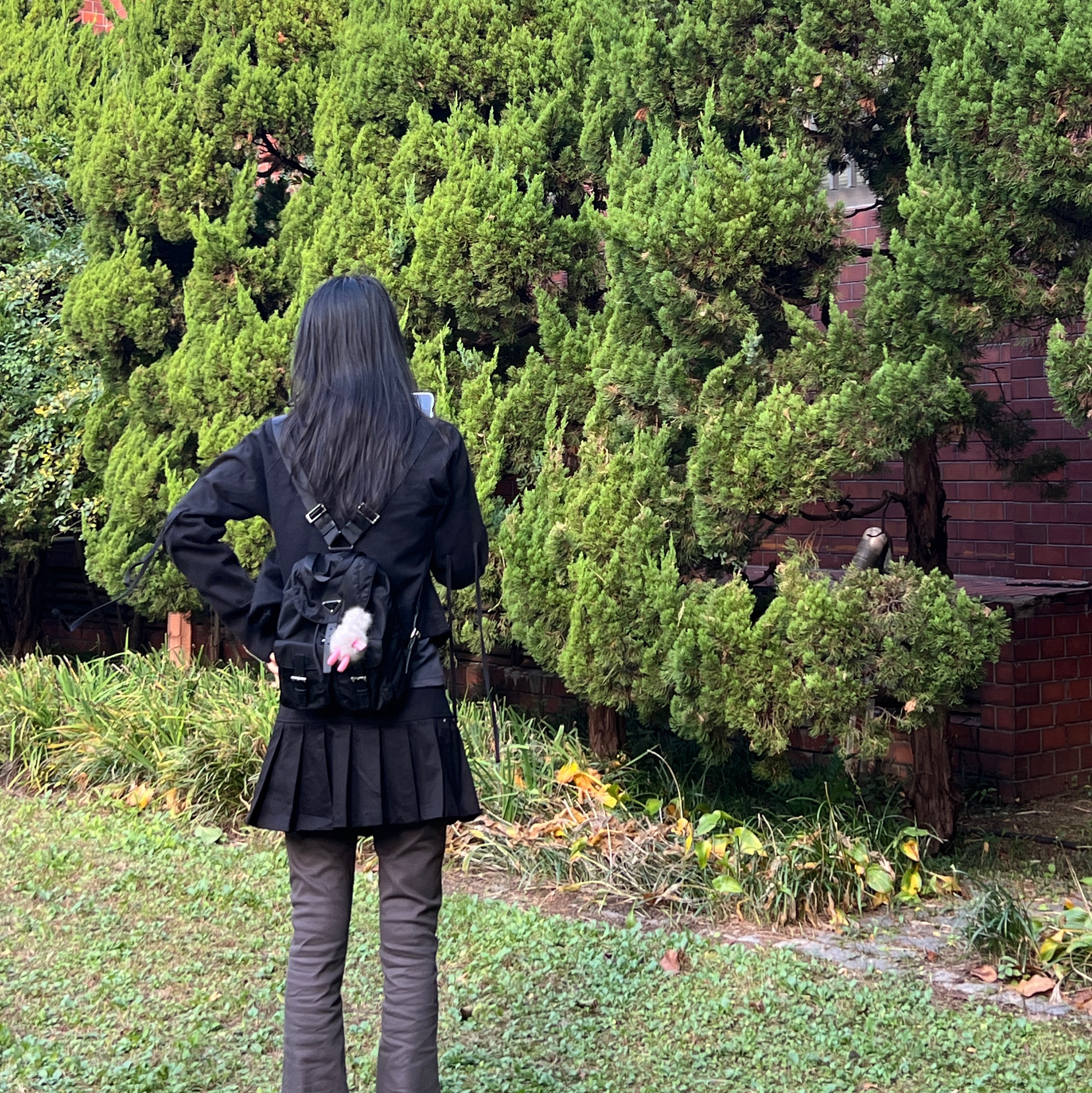 Prada Re-Nylon Small Backpack Black 착용 스타일