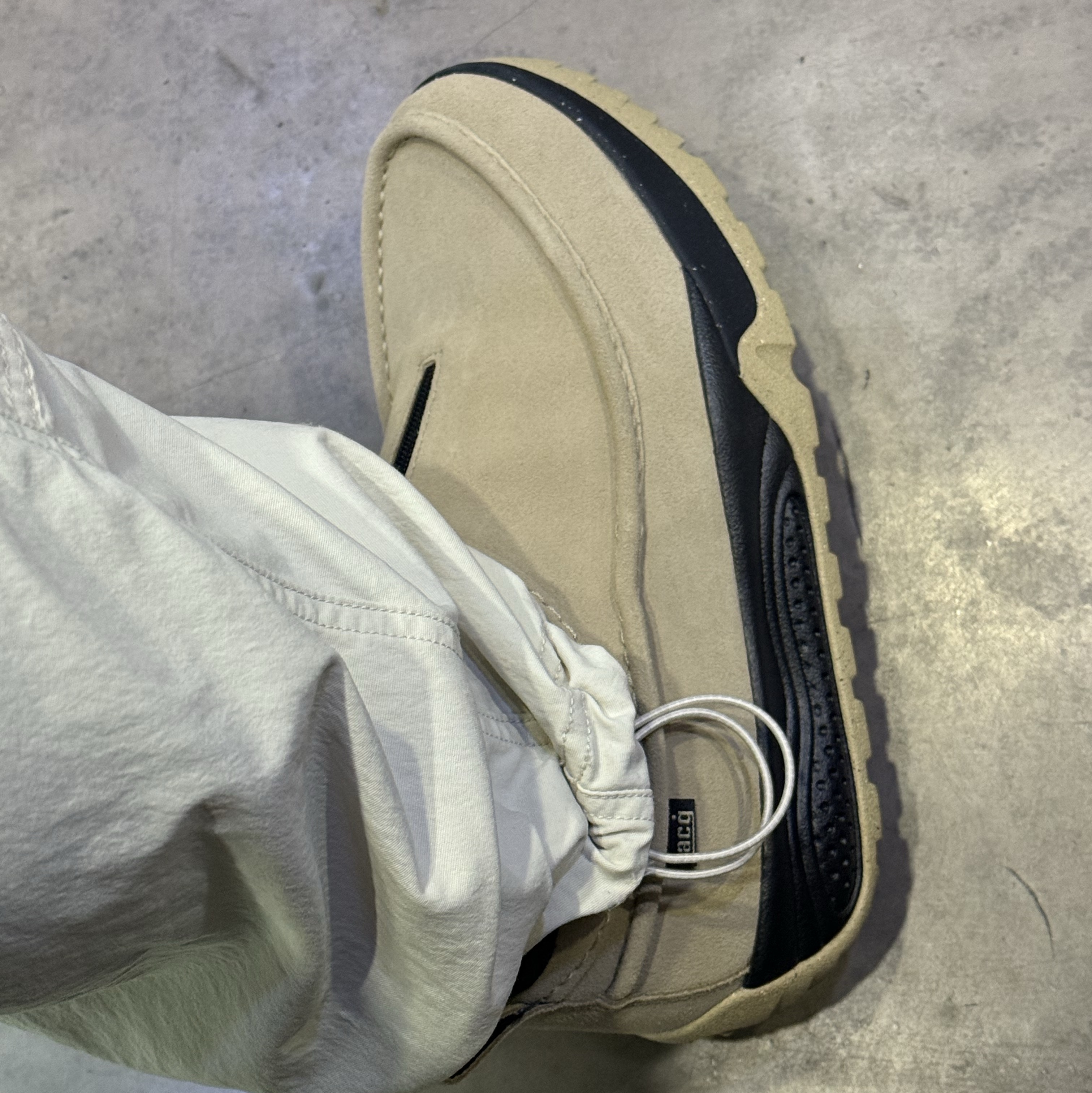 Nike ACG Izy Khaki and Black 착용 스타일