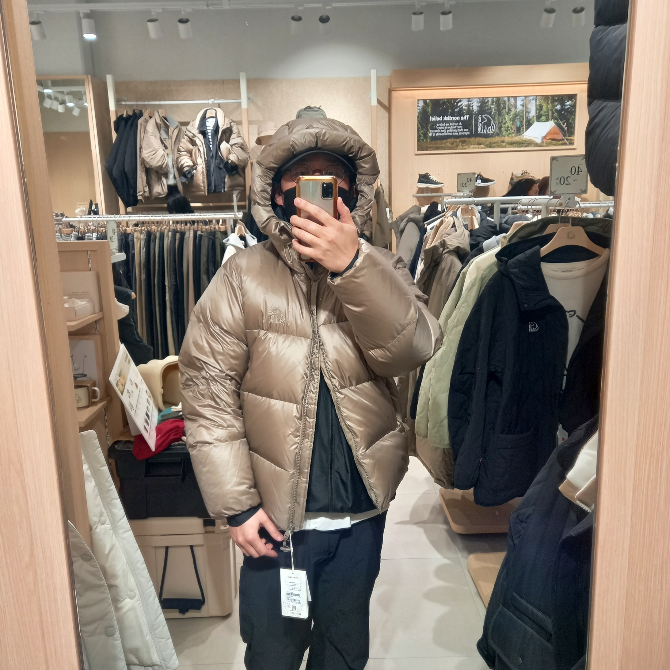 Arc'teryx Cronin Pants Black, Hoka x Satisfy Mafate Speed 4 Lite Rubber 착용 스타일 - 2