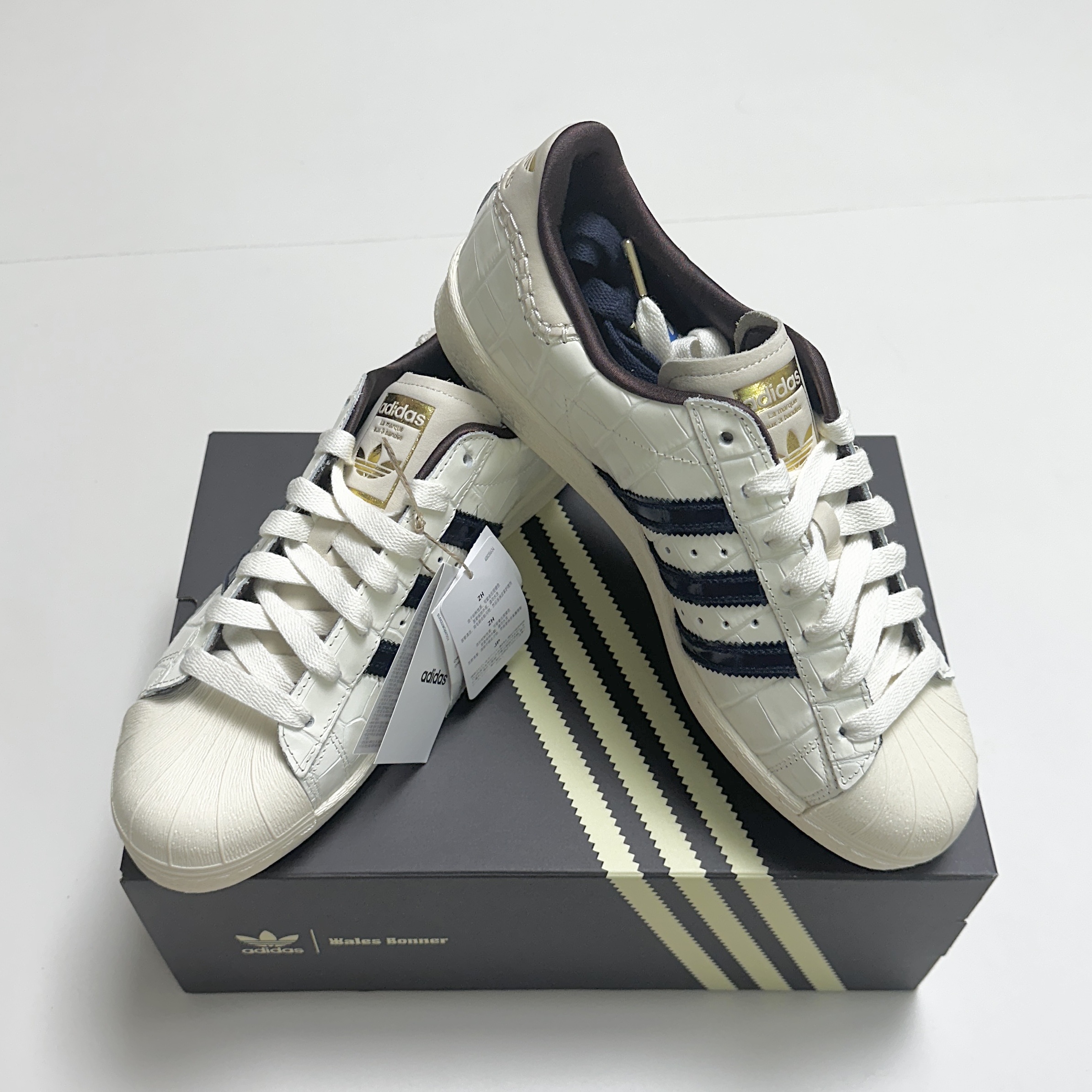Adidas x Wales Bonner Superstar Wonder White Collegiate Navy 착용 스타일 - 7