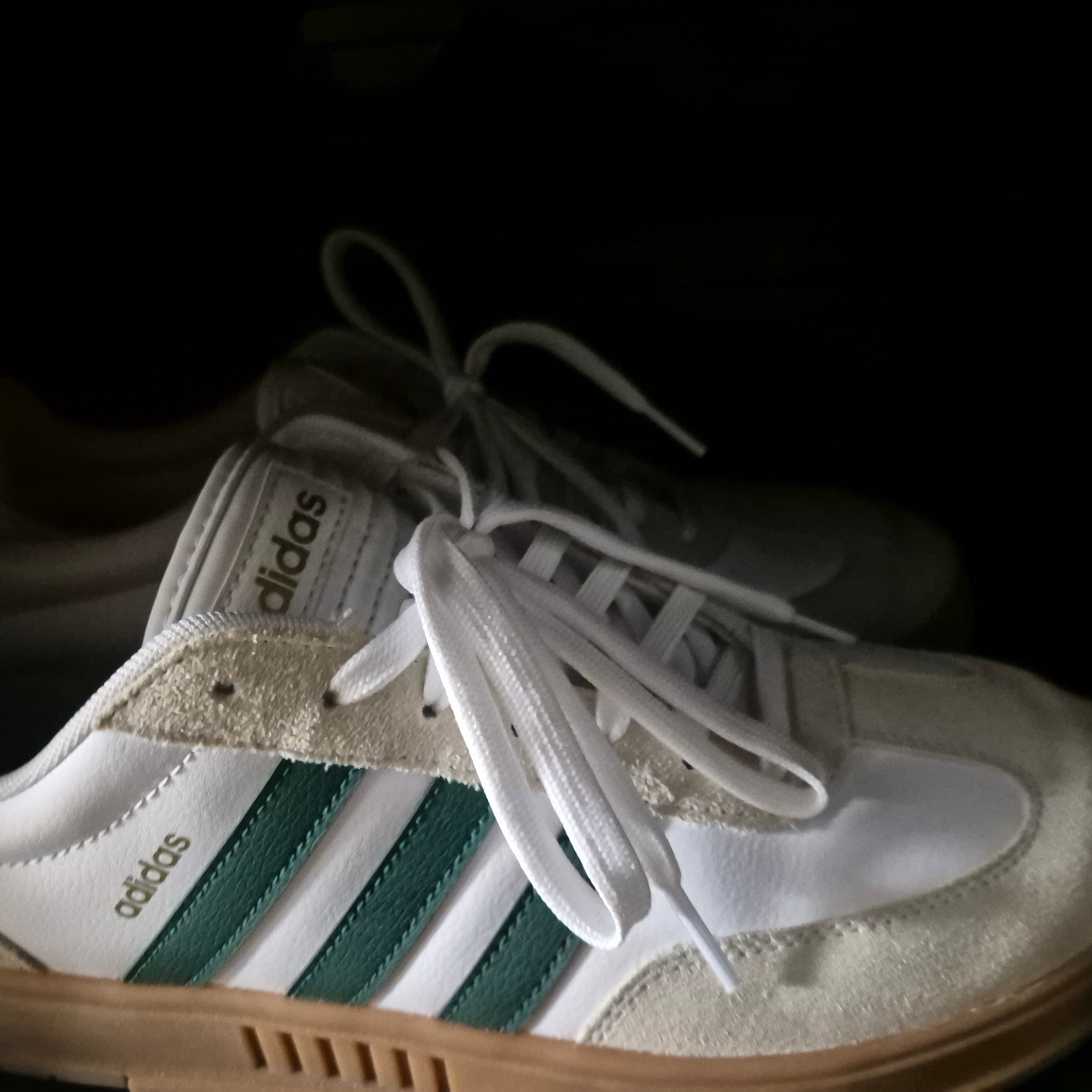 Adidas Gradas Collegiate Green 착용 스타일