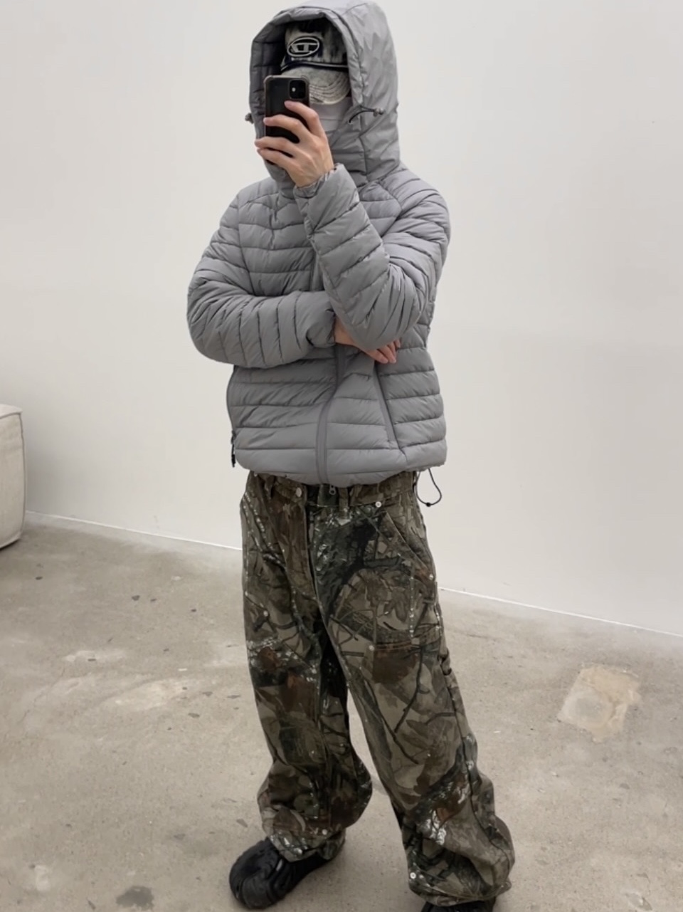 Diesel C-Seymon Treated Denim Baseball Cap Blue White, Crocs x Salehe Bembury Pollex Clog Sasquatch 착용 스타일