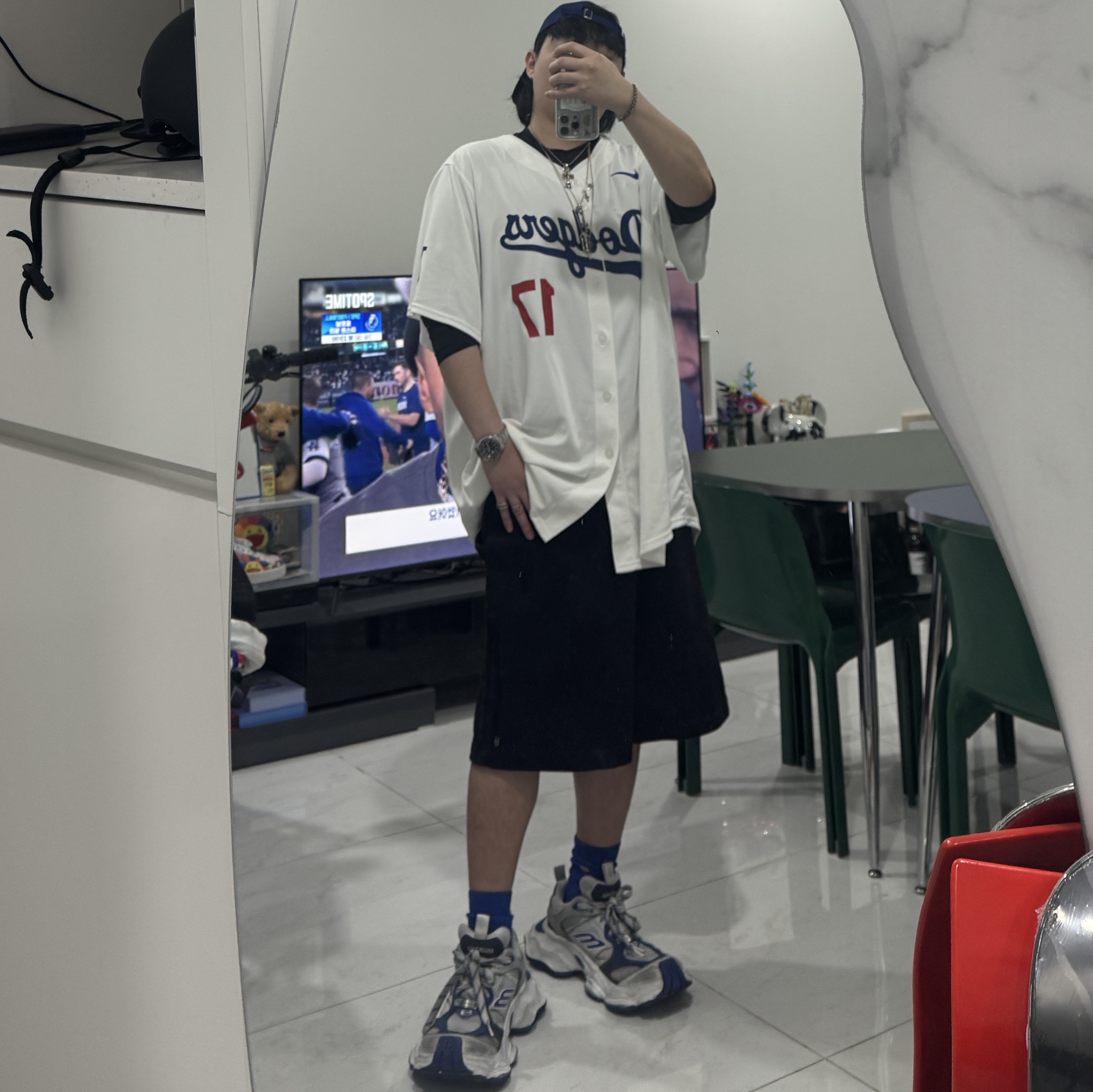 New Era 9Forty MLB Seoul Series LA Dodgers Dark Royal 착용 스타일