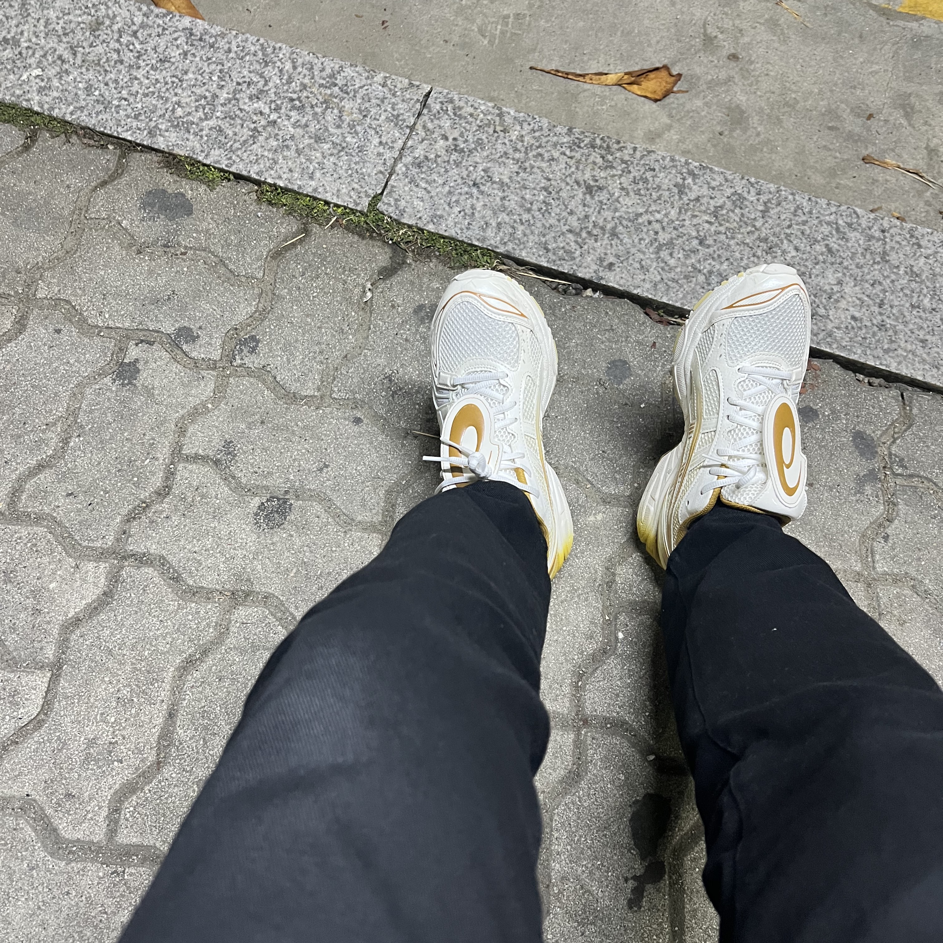 Asics x The Museum Visitor Gel-Kayano 14 Cream Mineral Brown 착용 스타일