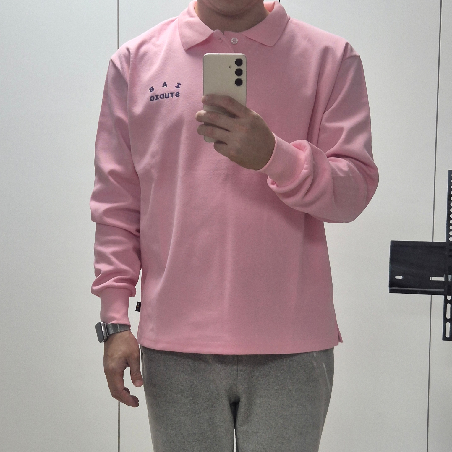 IAB Studio Pique Long Sleeve Pink 착용 스타일