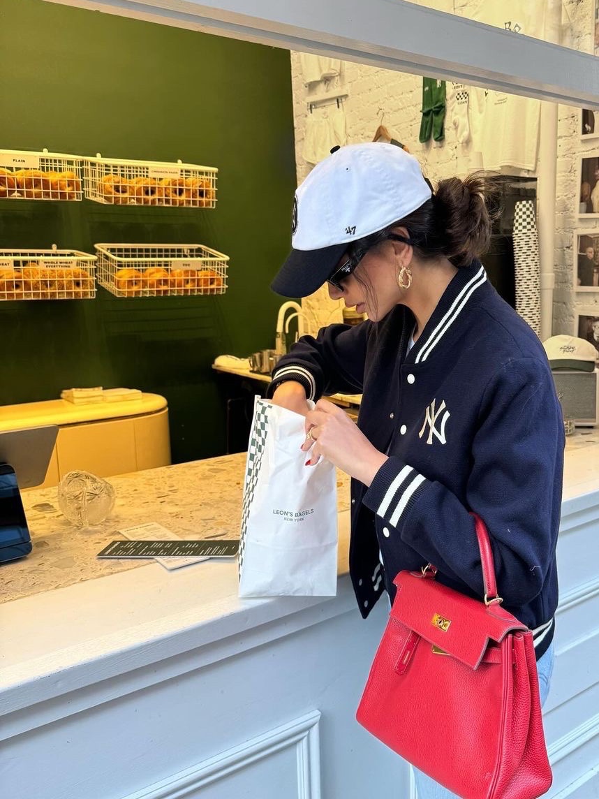Sporty & Rich x New York Yankees Champions Hat White Navy Navy - 24FW 착용 스타일 - 1