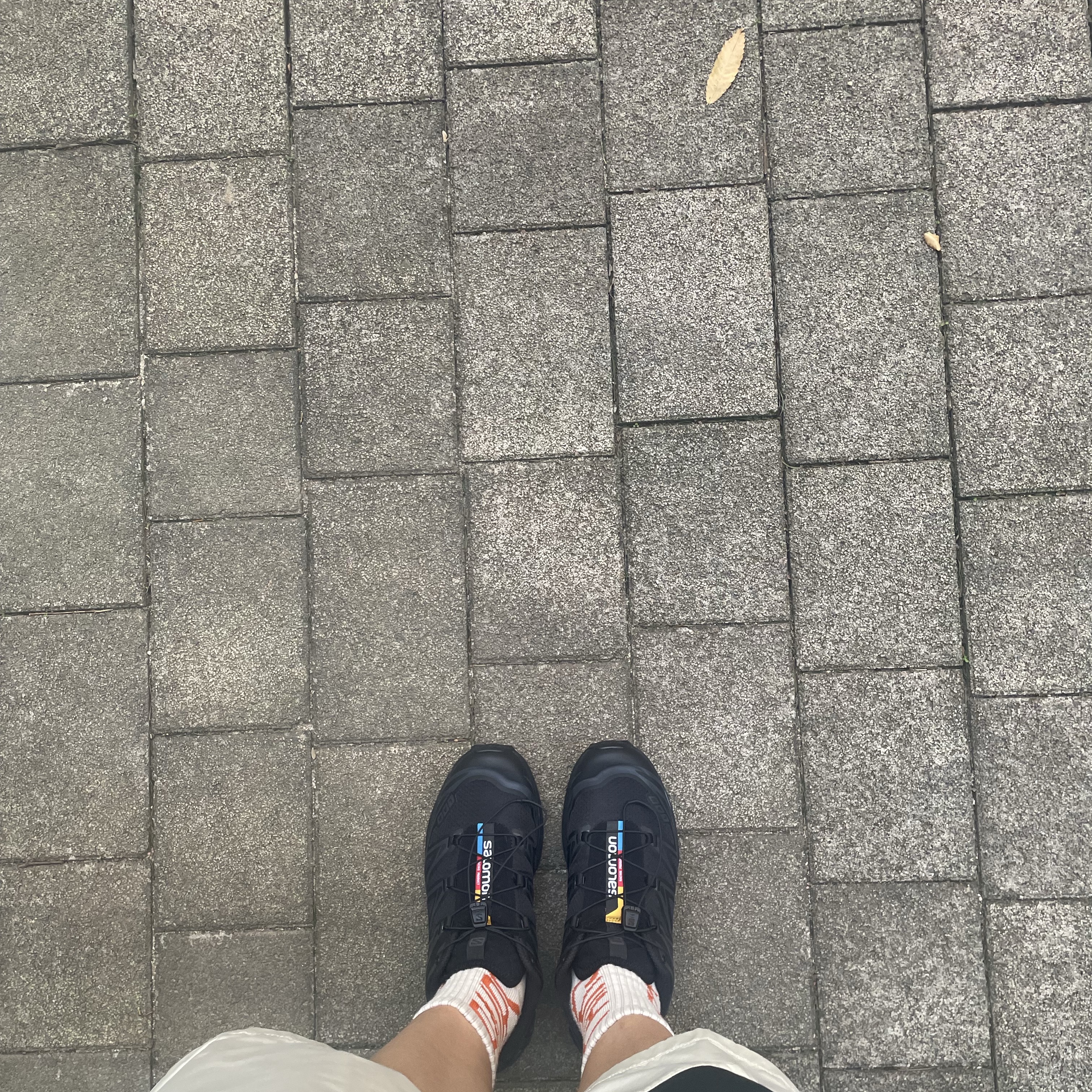 Salomon XT-6 ADV Black 착용 스타일