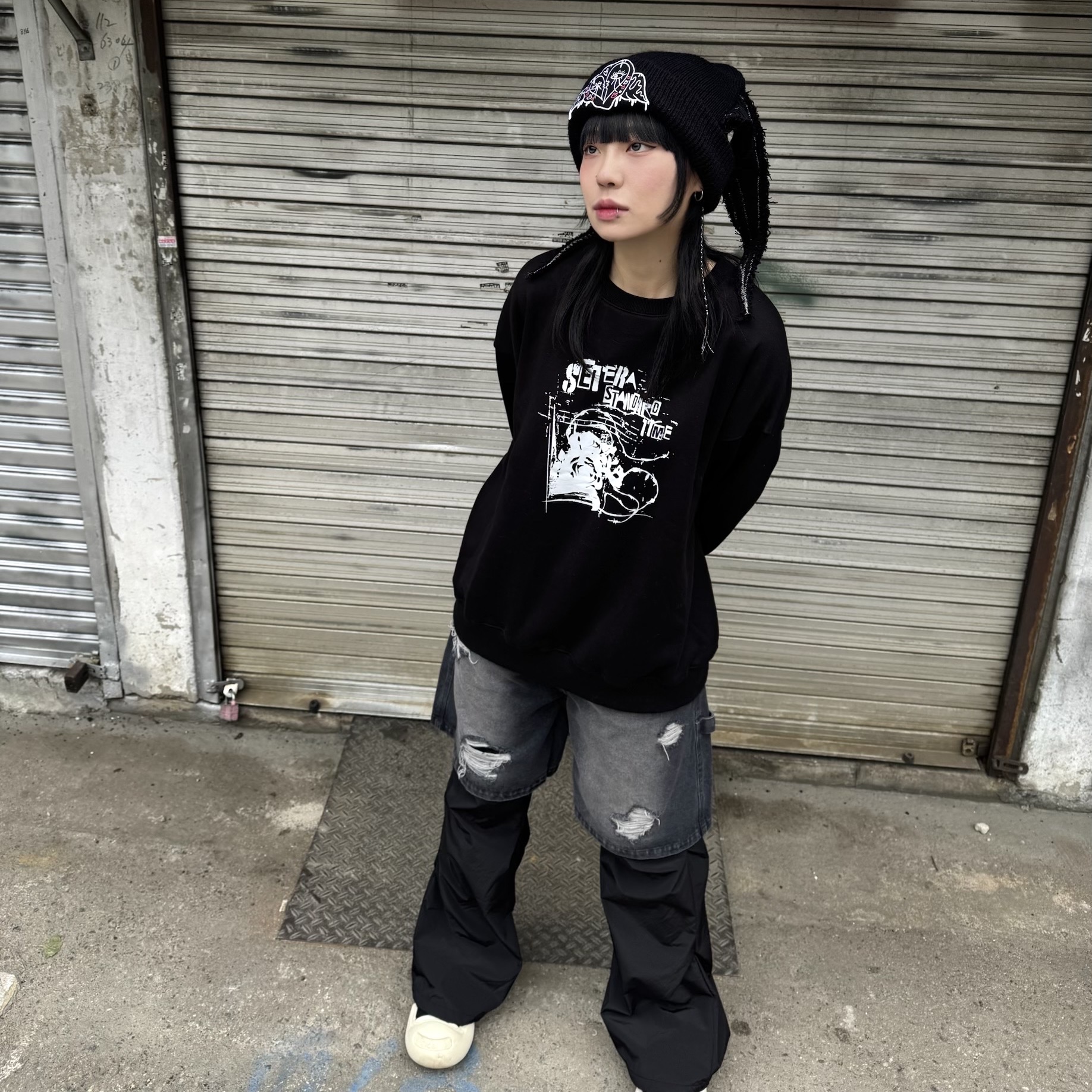 Flavorism Hybrid Layered Denim Track Pants (TP0056) Black 착용 스타일 - 1