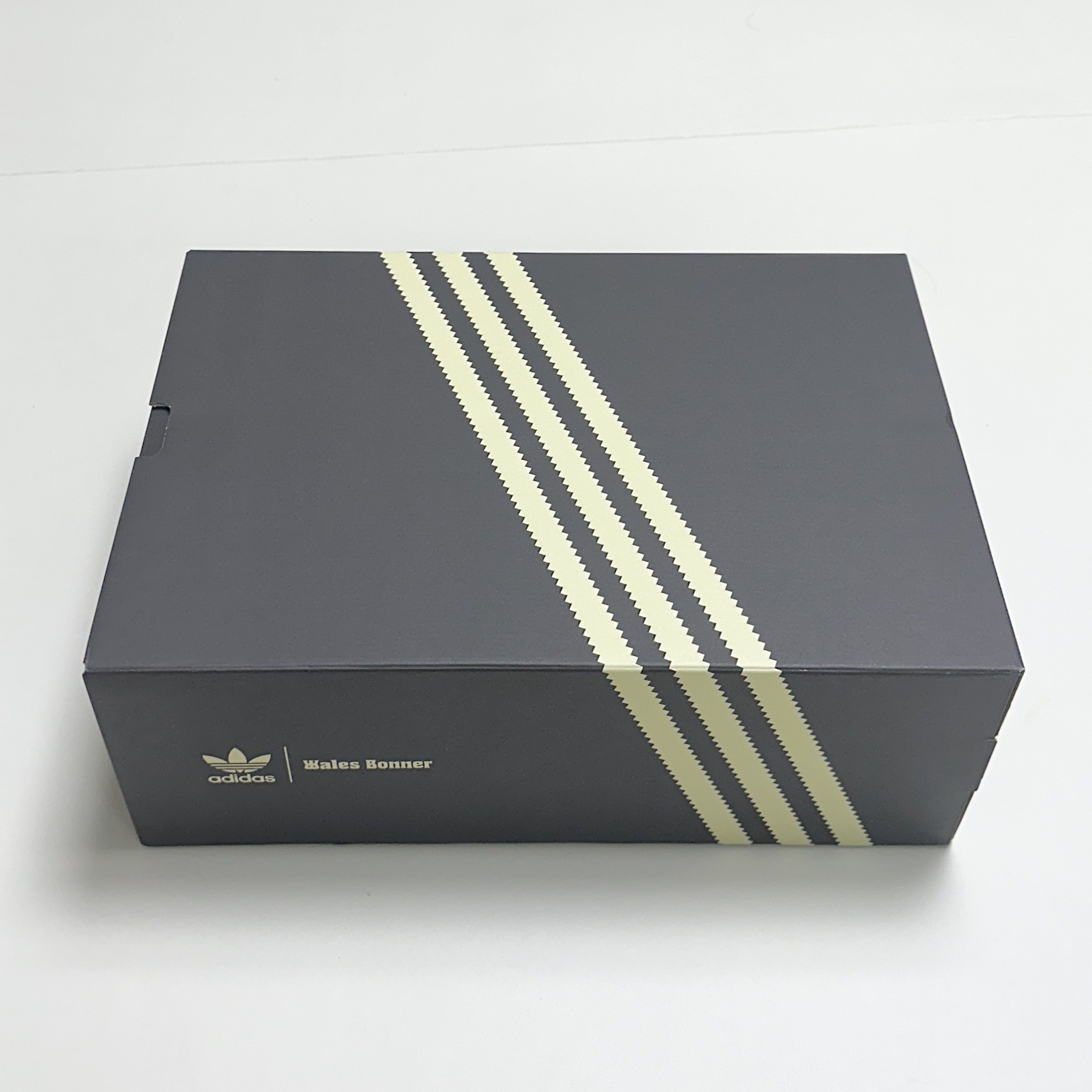 Adidas x Wales Bonner Superstar Wonder White Collegiate Navy 착용 스타일 - 2