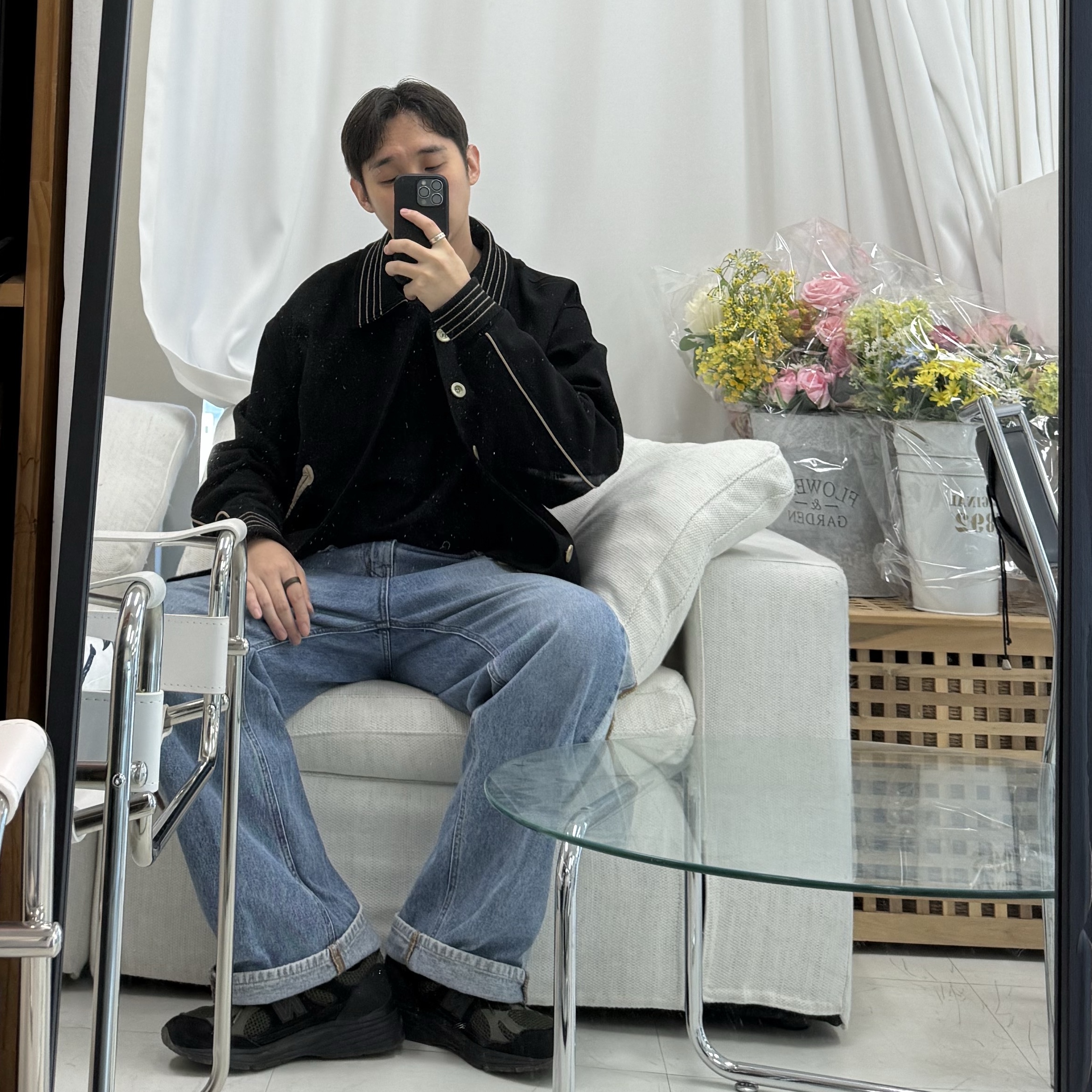 Andersson Bell Suuny Varsity Cardigan Jacket Black, New Balance x Stone Island 991v2 Made in UK Black Olive Night 착용 스타일