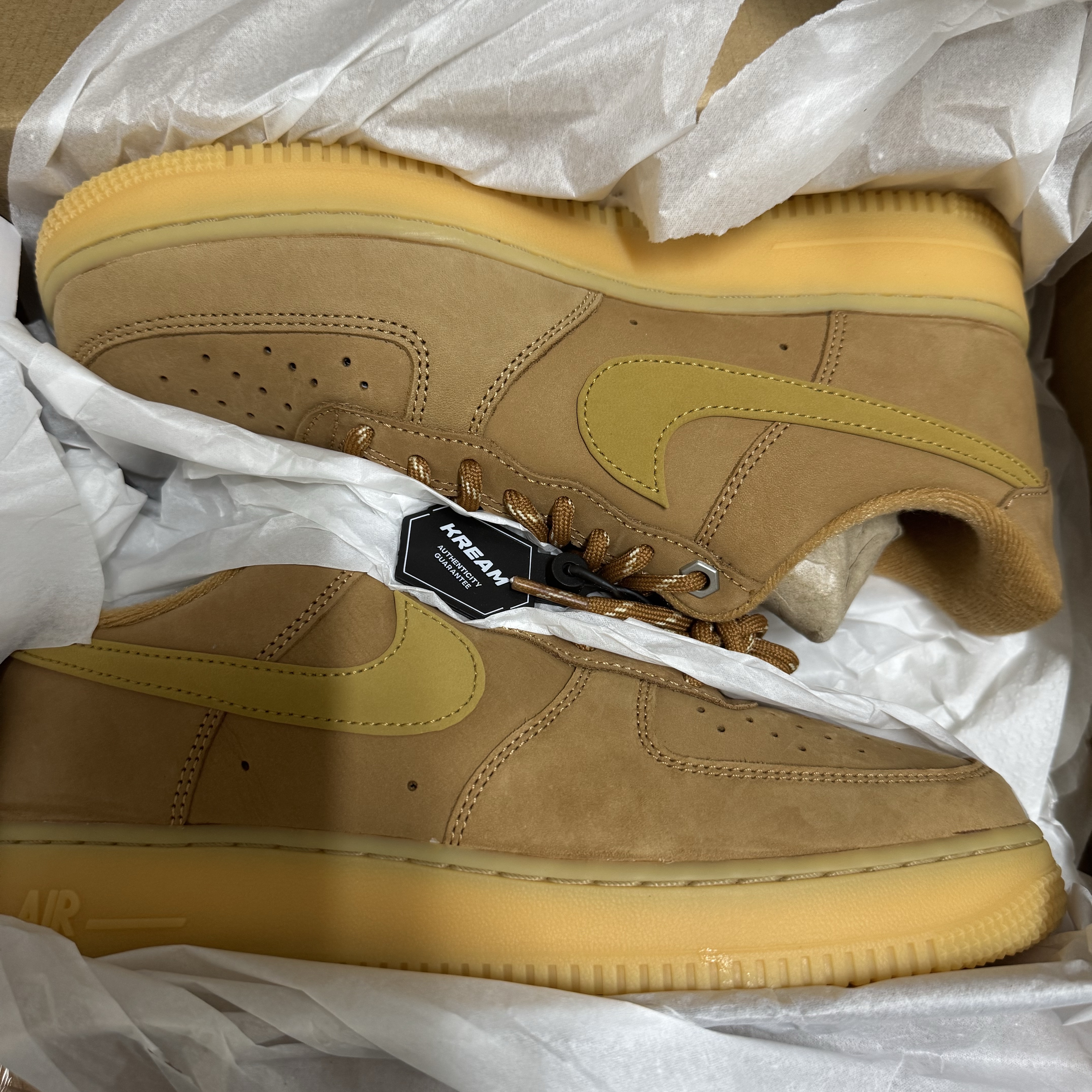 Nike Air Force 1 '07 WB Flax 착용 스타일