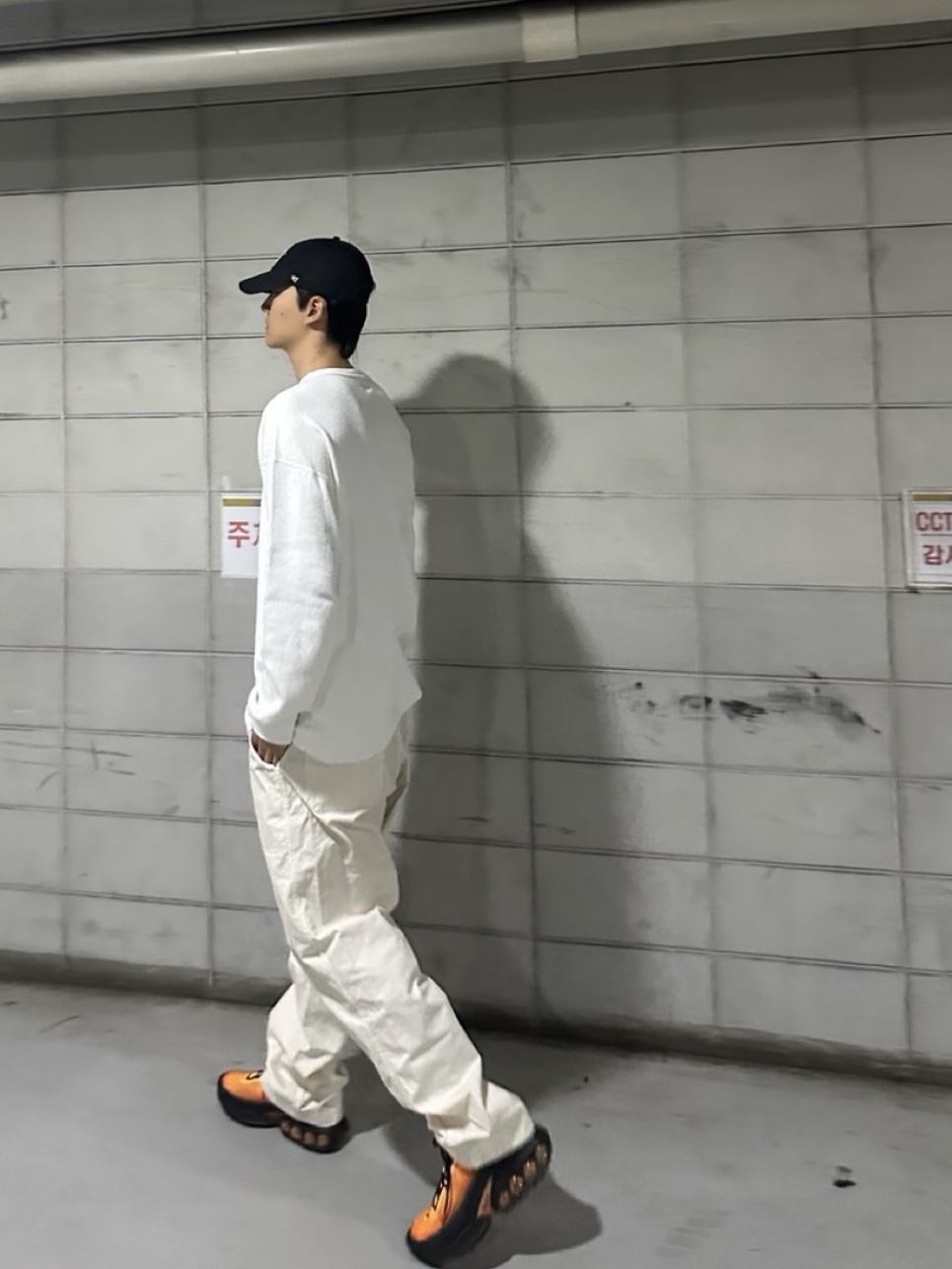 Nike Air Max Dn SE Laser Orange Comet Red, Kapital Waffle Jersey L/S T-Shirt Kapital Embroidery White 착용 스타일