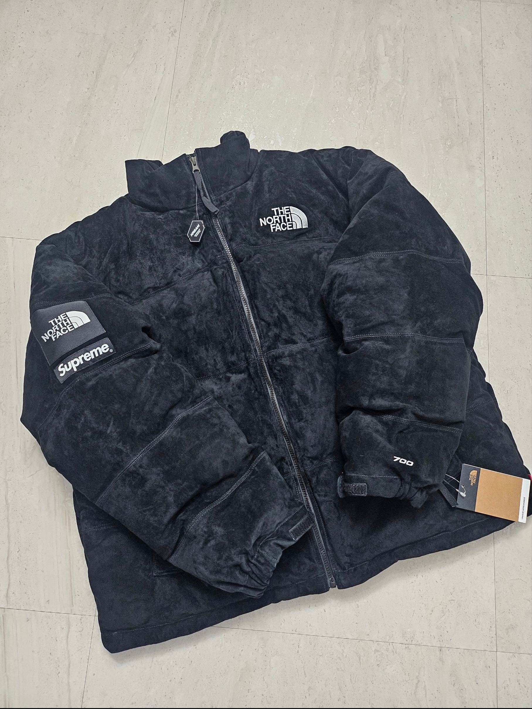 Supreme x The North Face Suede Nuptse Jacket Black - 23FW 착용 스타일