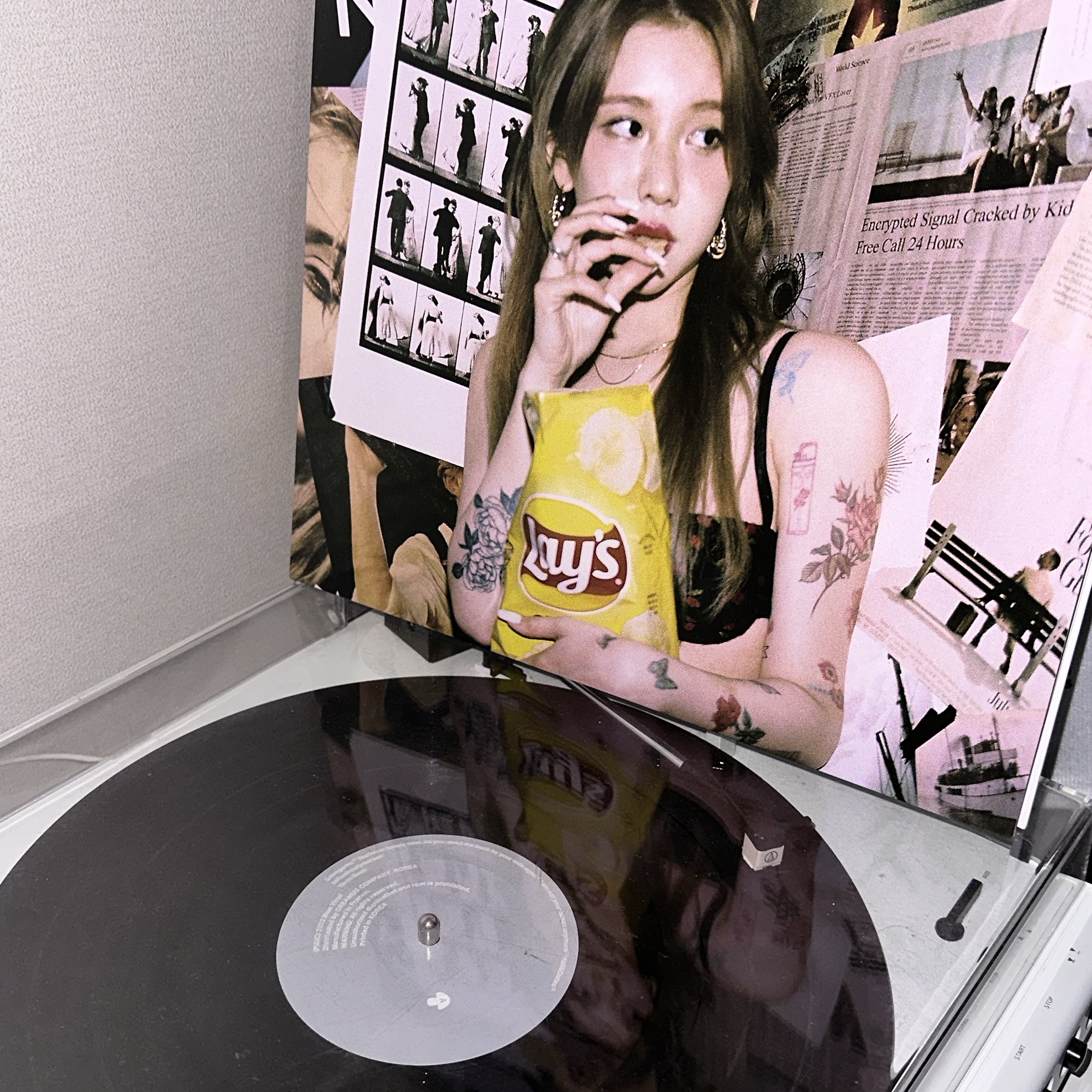 Yerin Baek 2nd Album Tellusboutyourself & Remixes LP Black (3LP) 착용 스타일
