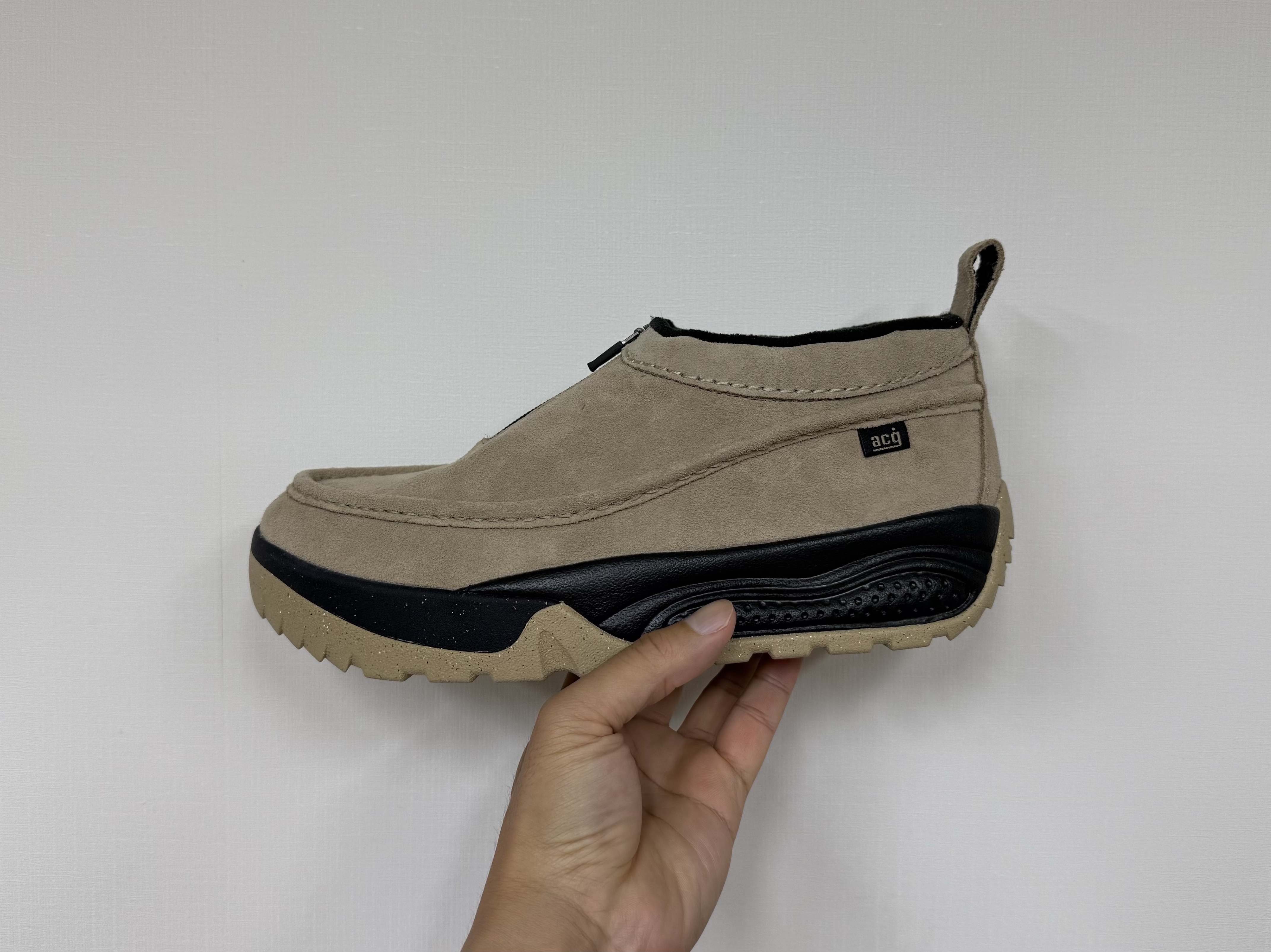 Nike ACG Izy Khaki and Black 착용 스타일