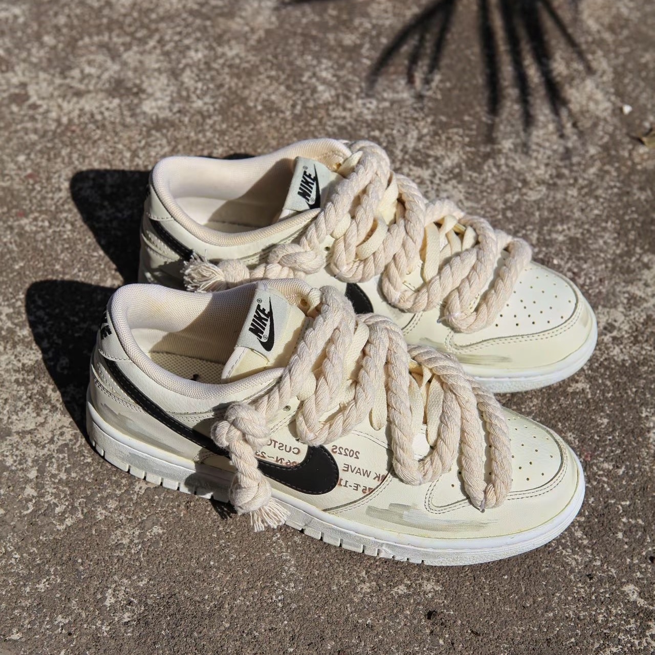 (W) Nike Dunk Low White and Sail 착용 스타일 - 3
