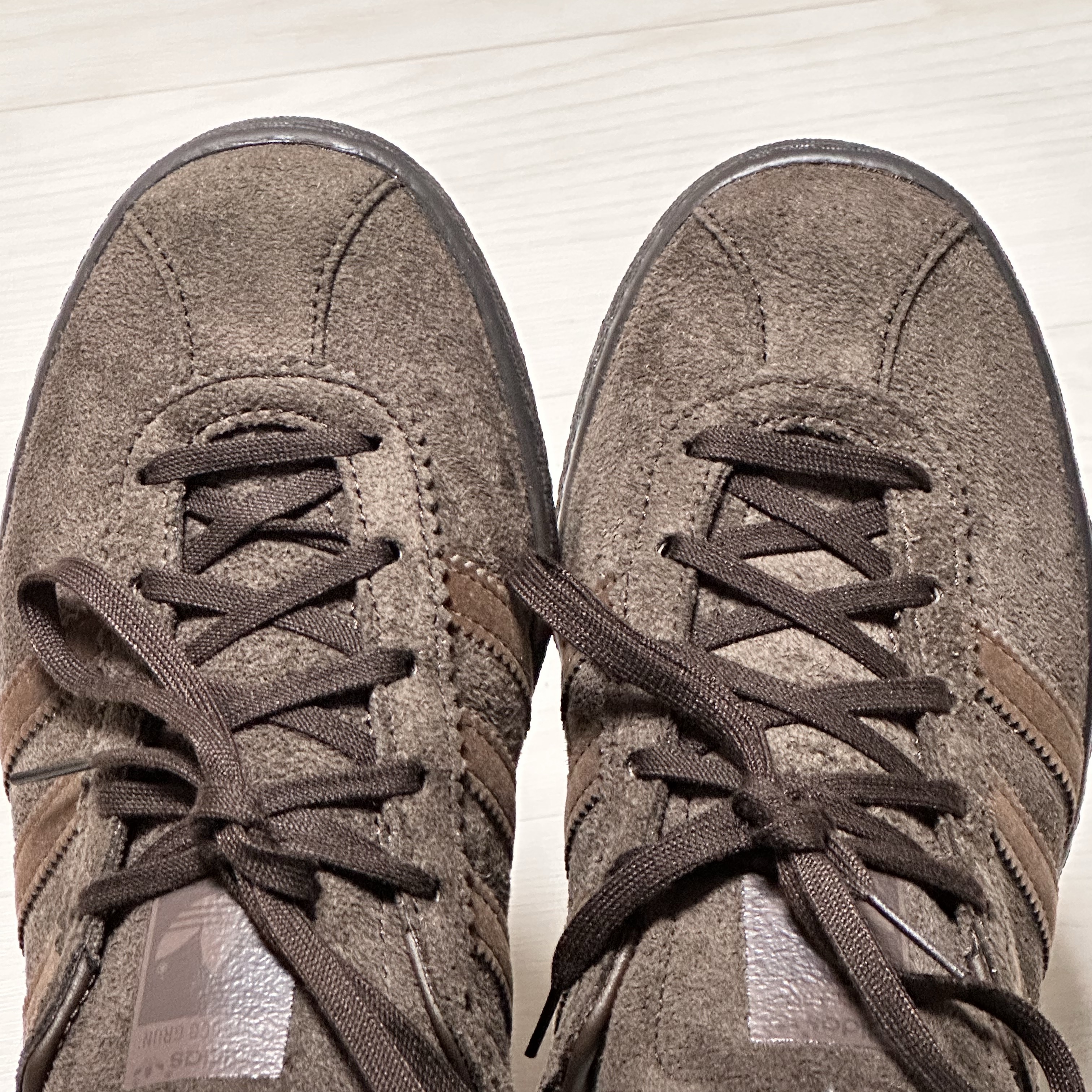 Adidas Tobacco Gruen Dark Brown 착용 스타일 - 1