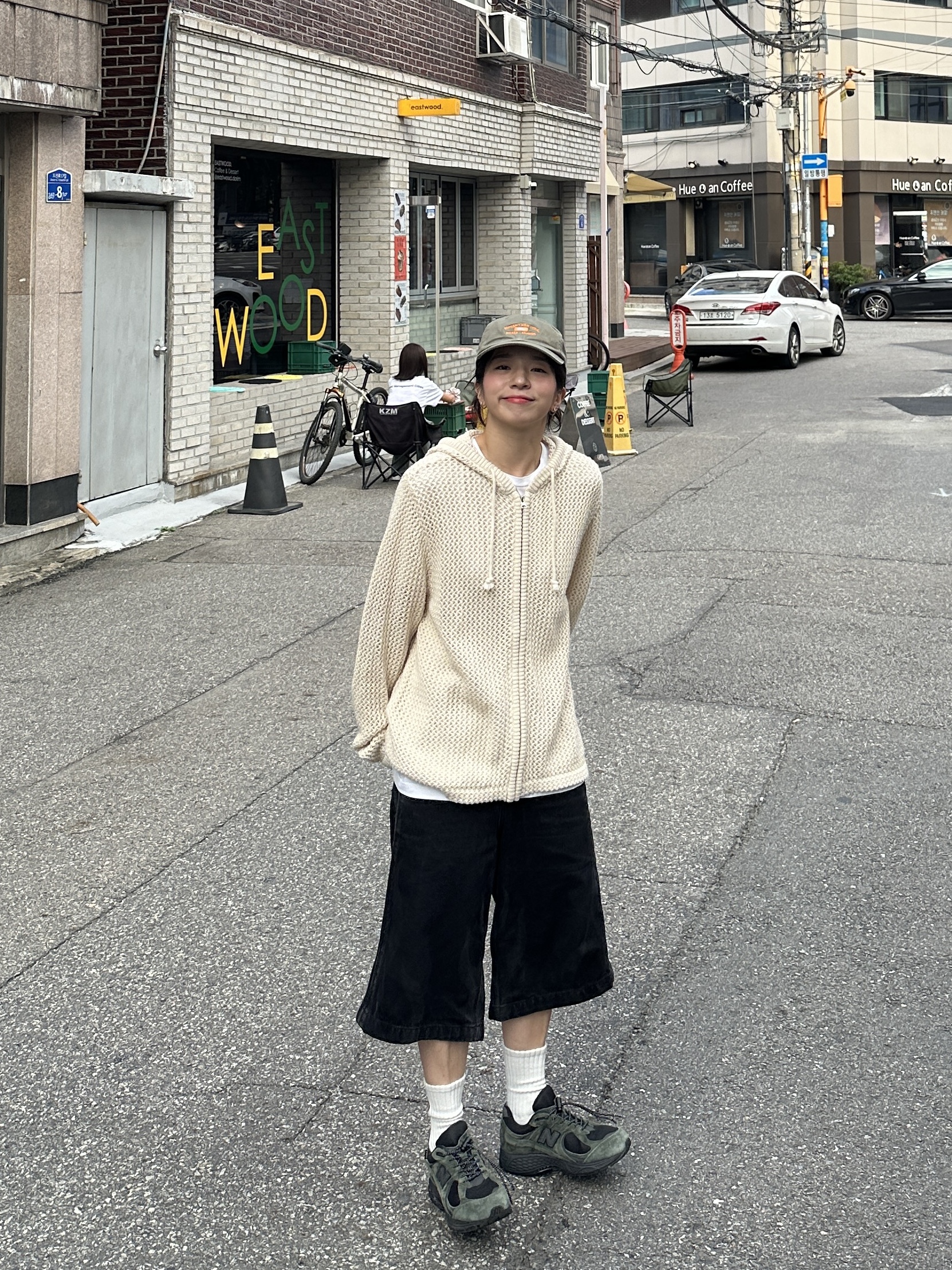 New Balance x JJJJound 2002R Gore-Tex Pine, Adidas Flames Denim Shorts Medium Black - KR Sizing 착용 스타일 - 3