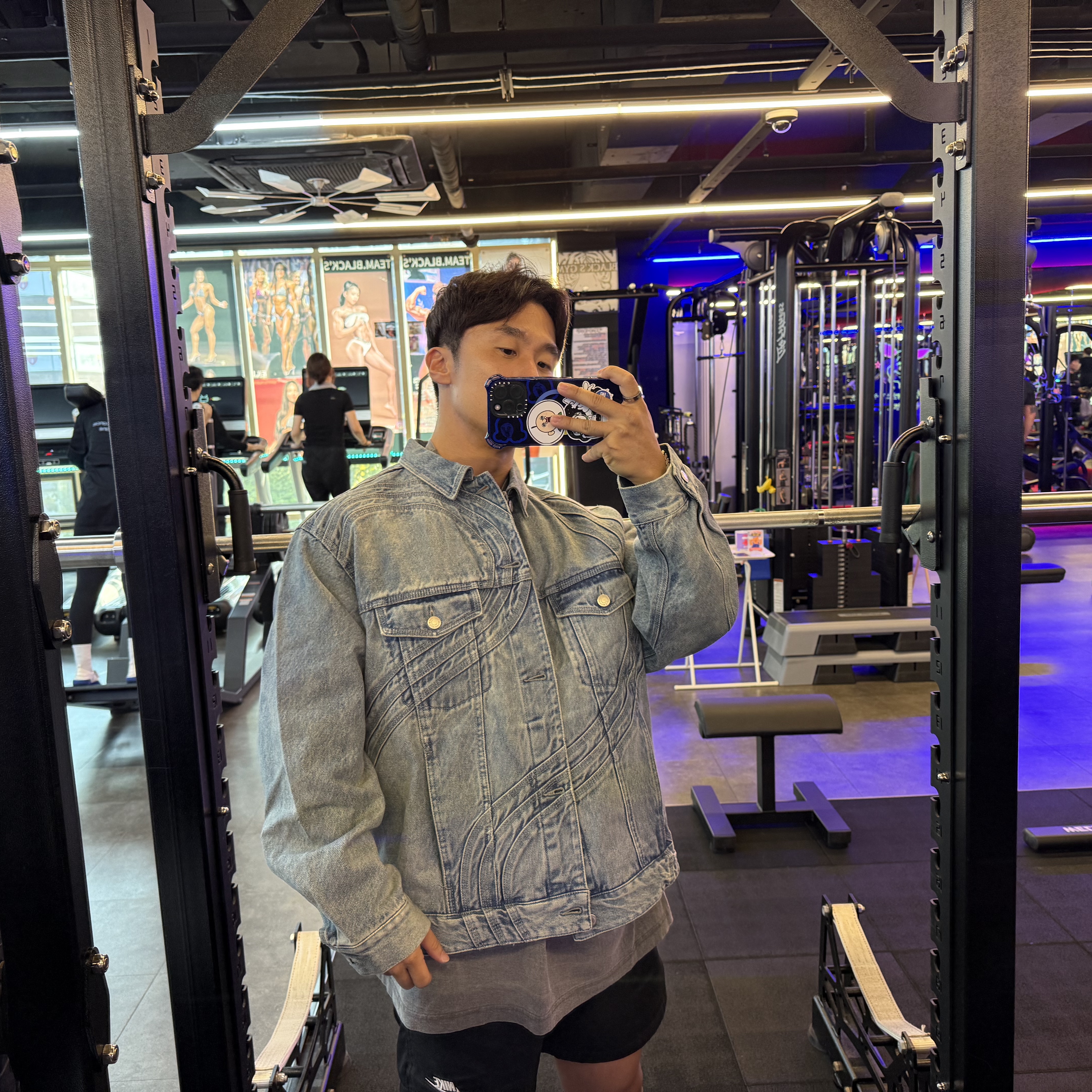 Supreme S Logo Denim Trucker Jacket Washed Blue - 24SS 착용 스타일 - 2