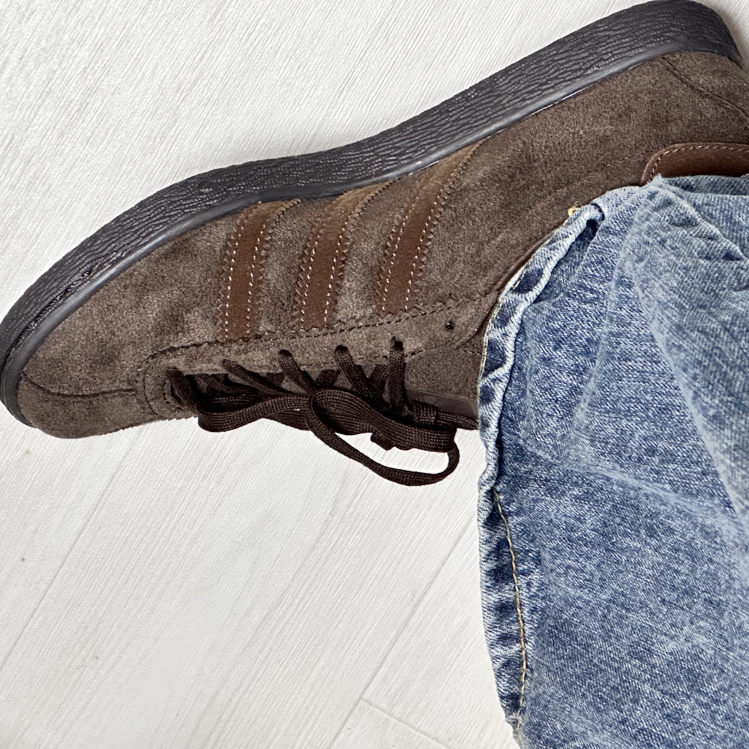 Adidas Tobacco Gruen Dark Brown 착용 스타일 - 3