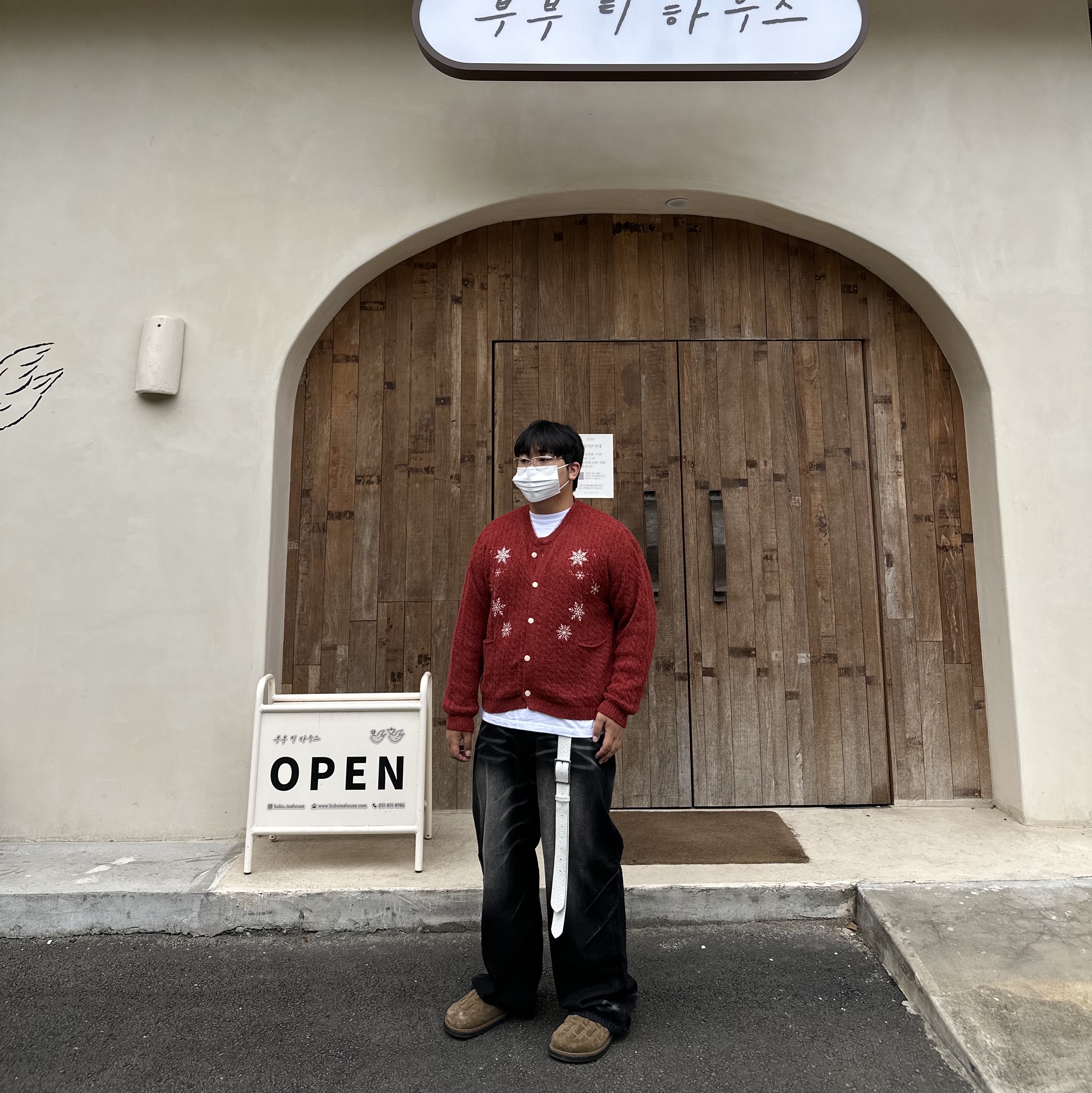 Kinchi x Yiyae Bone Mule Camel, Gentle Monster Kro 02 Silver 착용 스타일