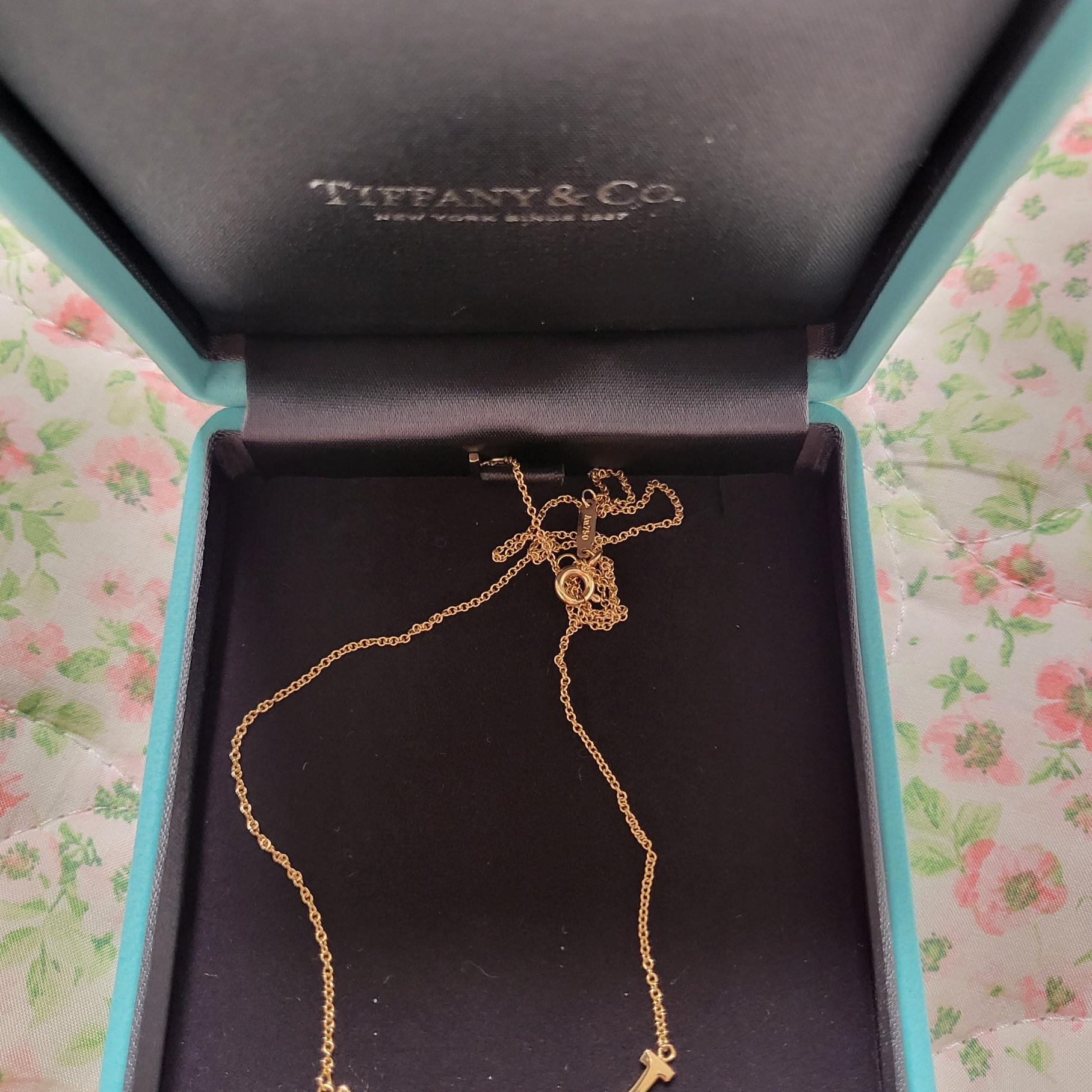 Tiffany & Co. Tiffany T Smile Pendant Small Rose Gold 착용 스타일 - 2