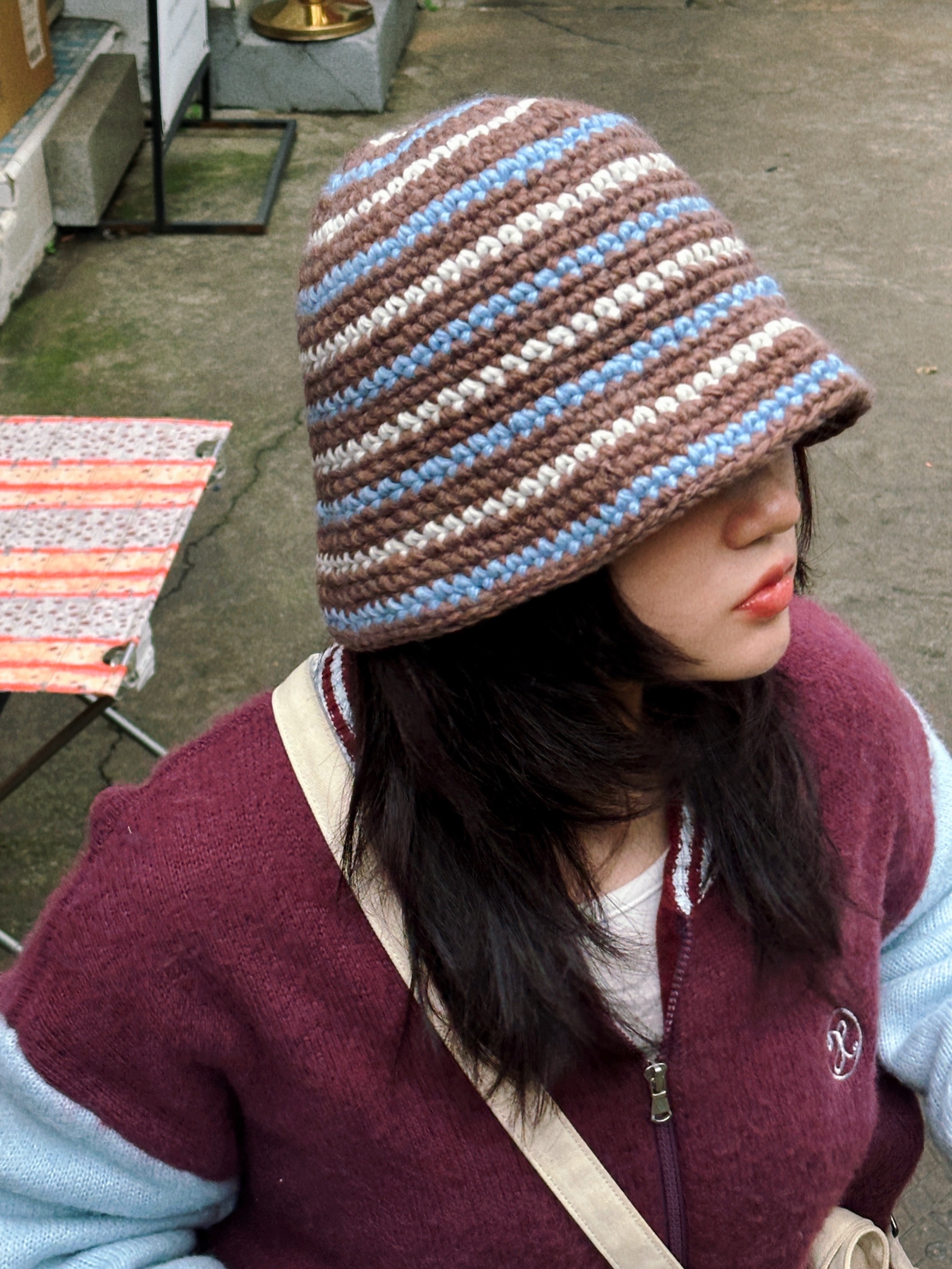 Allincomplete Wool Stripe Crochet Hat Brown 착용 스타일 - 3