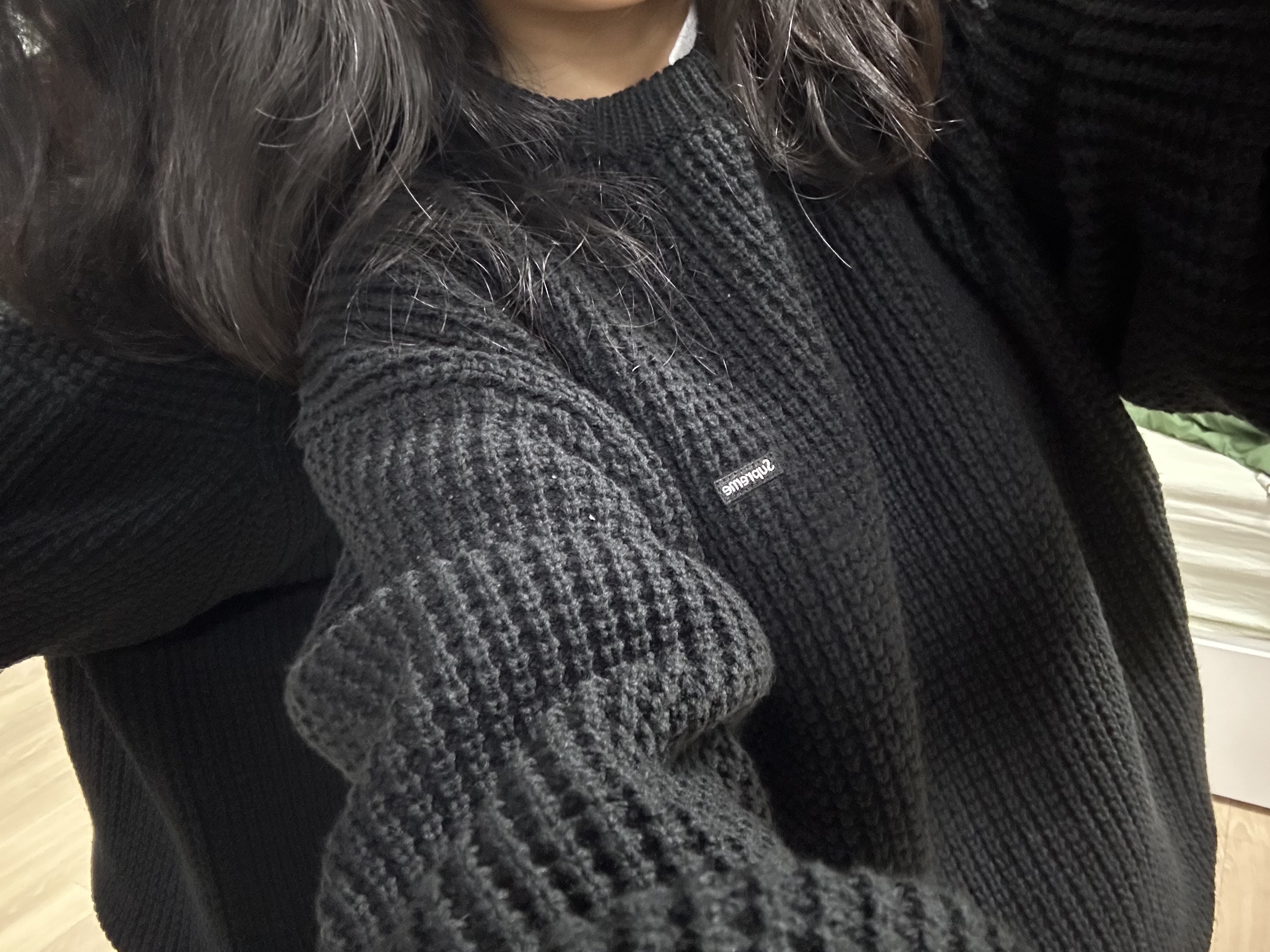 Supreme Waffle Small Box Sweater Black - 24FW 착용 스타일 - 2