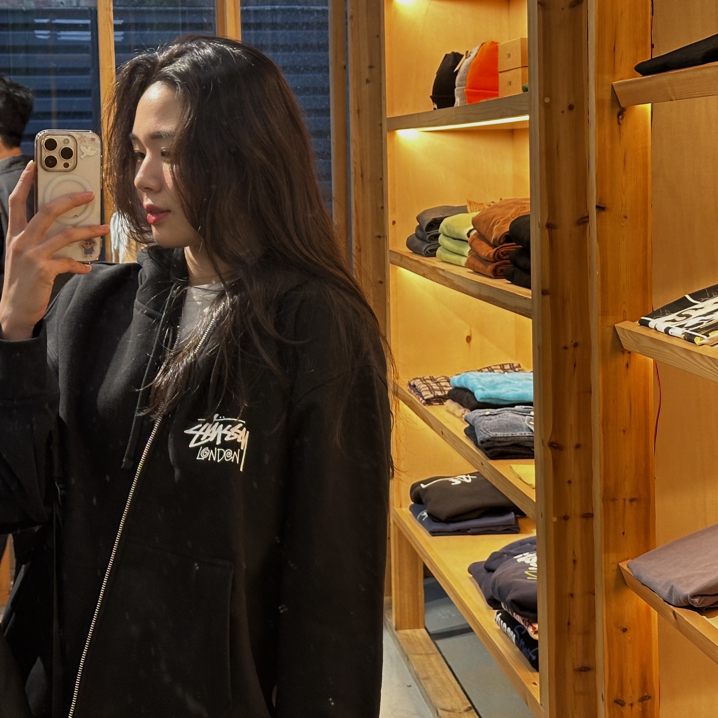 Stussy Stock London Zip Hoodie Black 착용 스타일