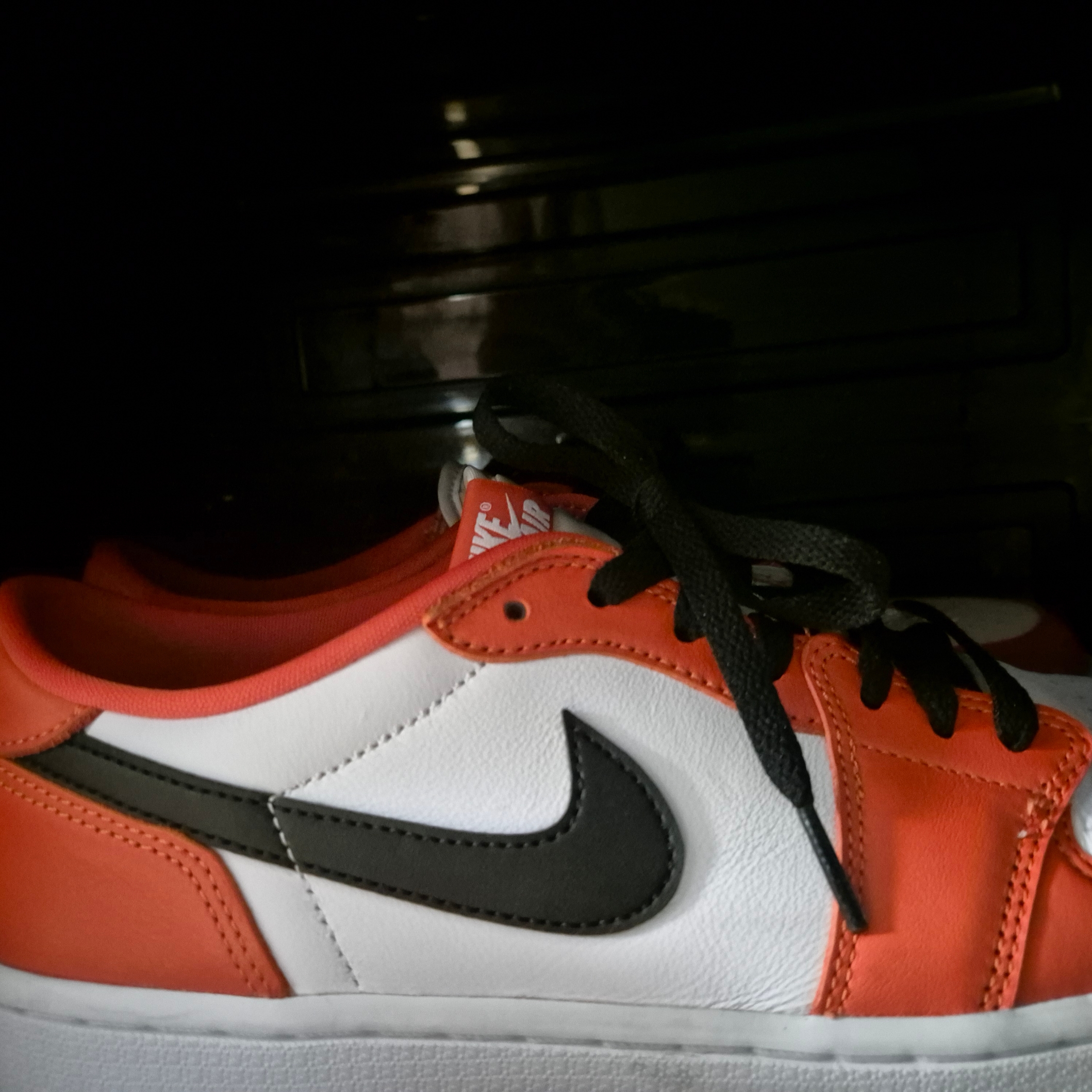 Jordan 1 Low OG Starfish 착용 스타일