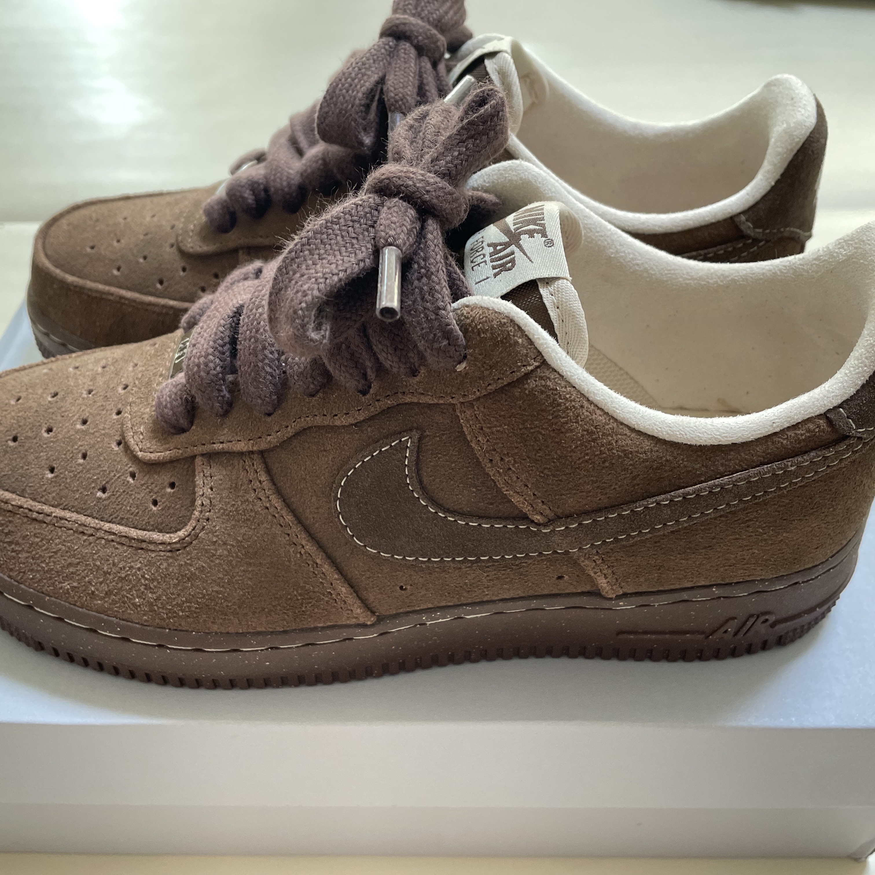 (W) Nike Air Force 1 '07 Cacao Wow 착용 스타일 - 1