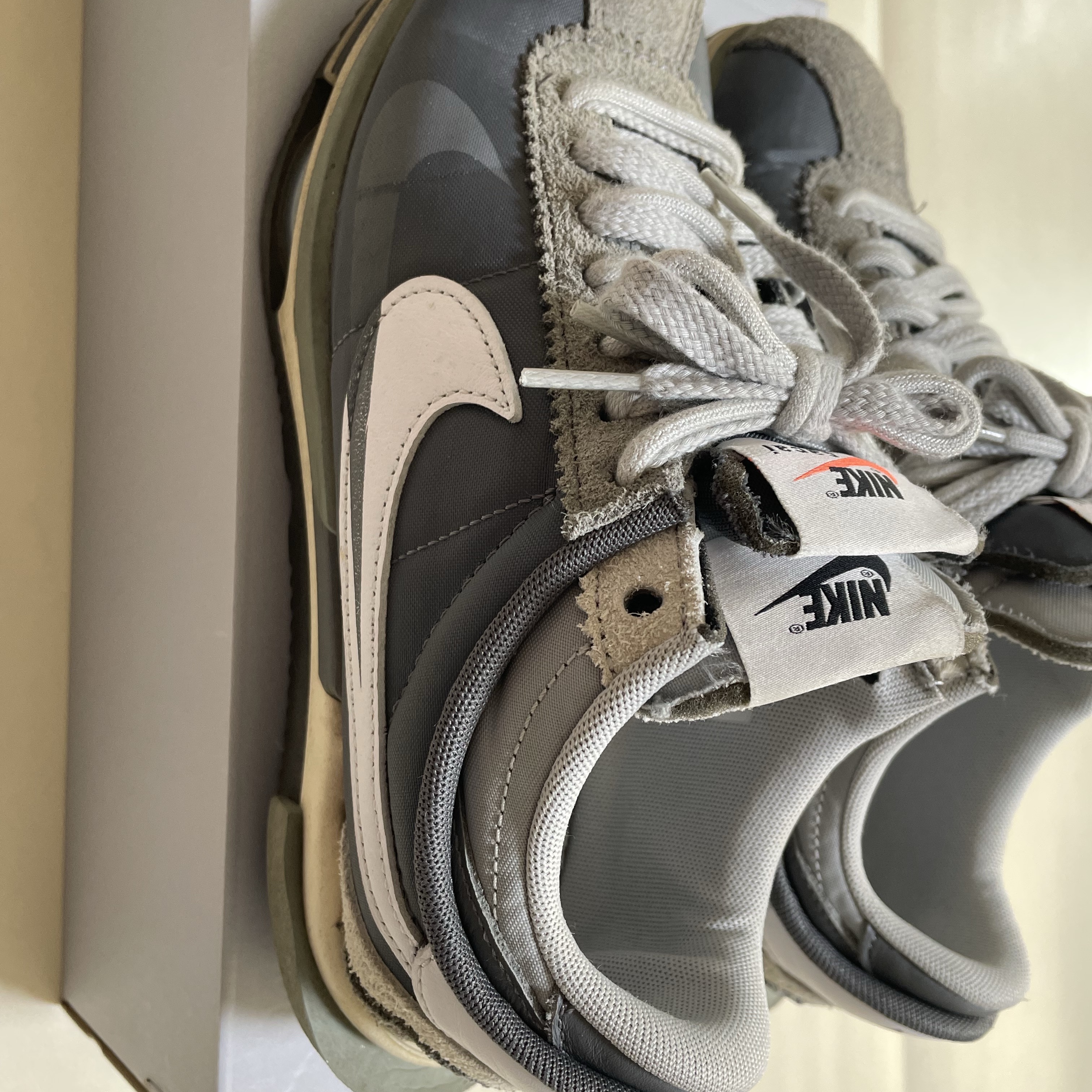 Nike x Sacai Zoom Cortez SP Iron Grey 착용 스타일 - 2