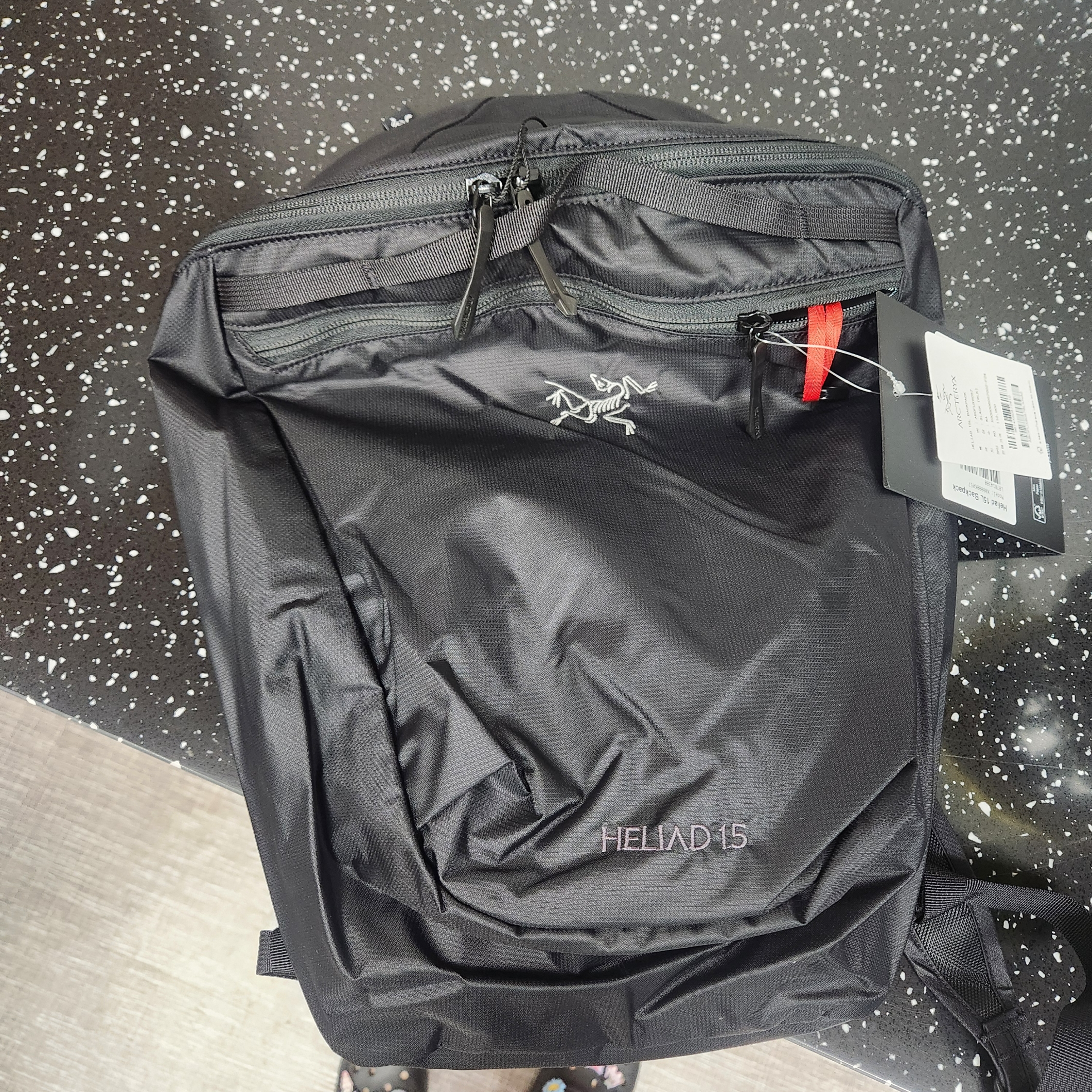 Arc'teryx Heliad 15 Backpack Black 착용 스타일 - 2