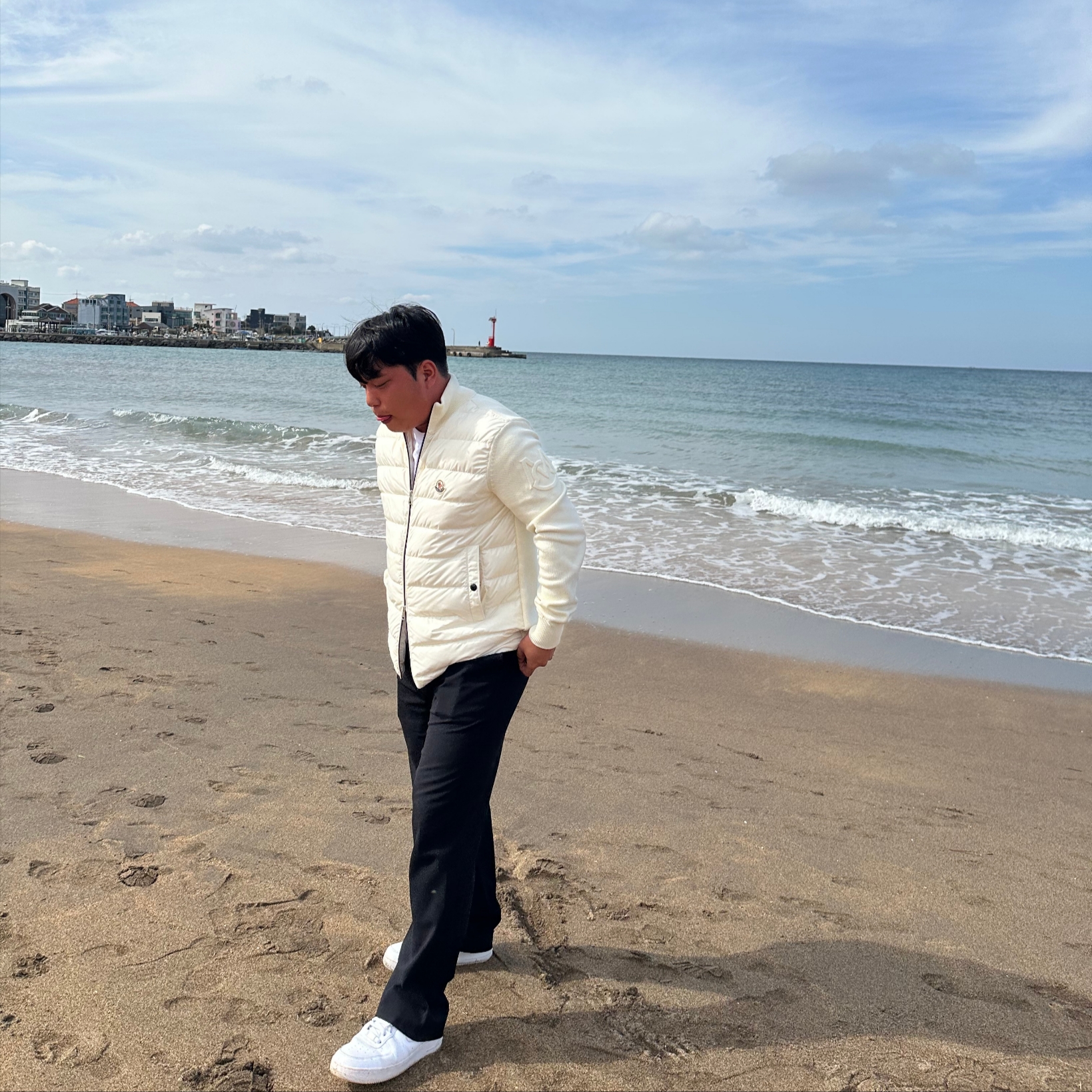 Moncler Padded Cotton Zip-Up Cardigan White - 24SS 착용 스타일